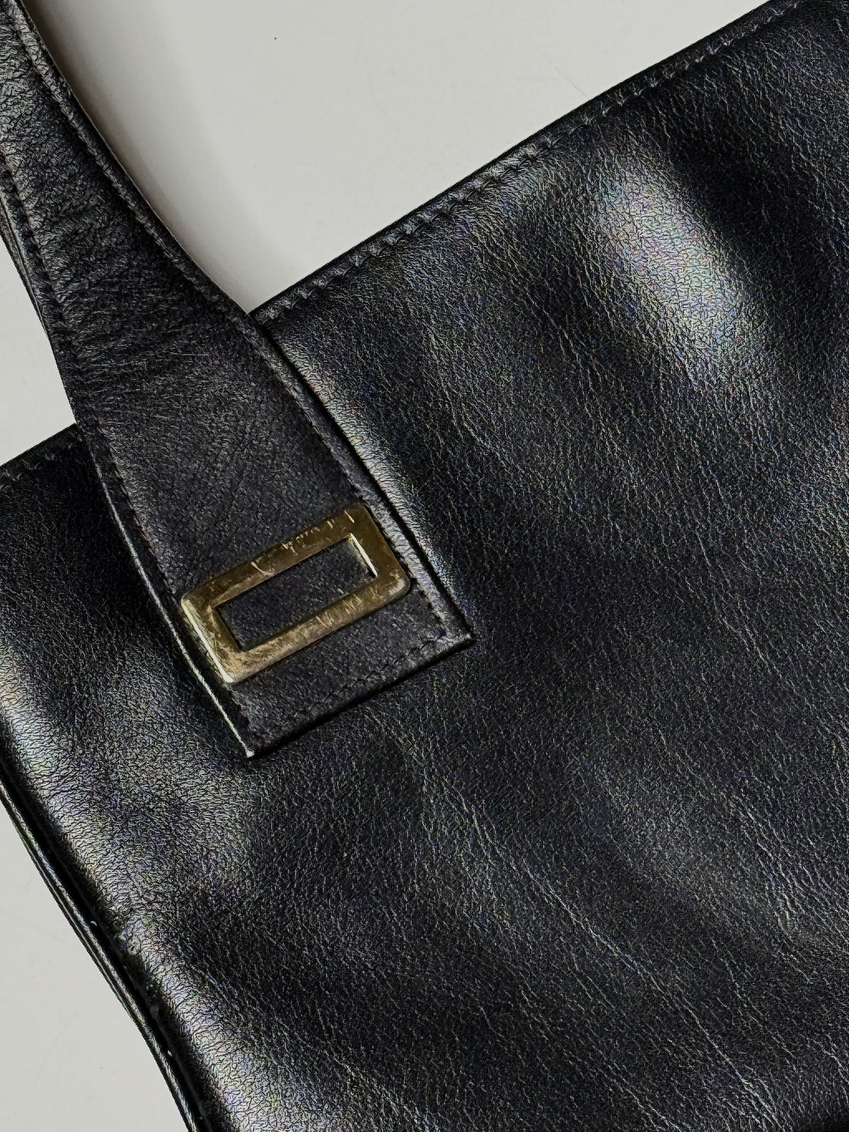 Sac a main en cuir noir vintage