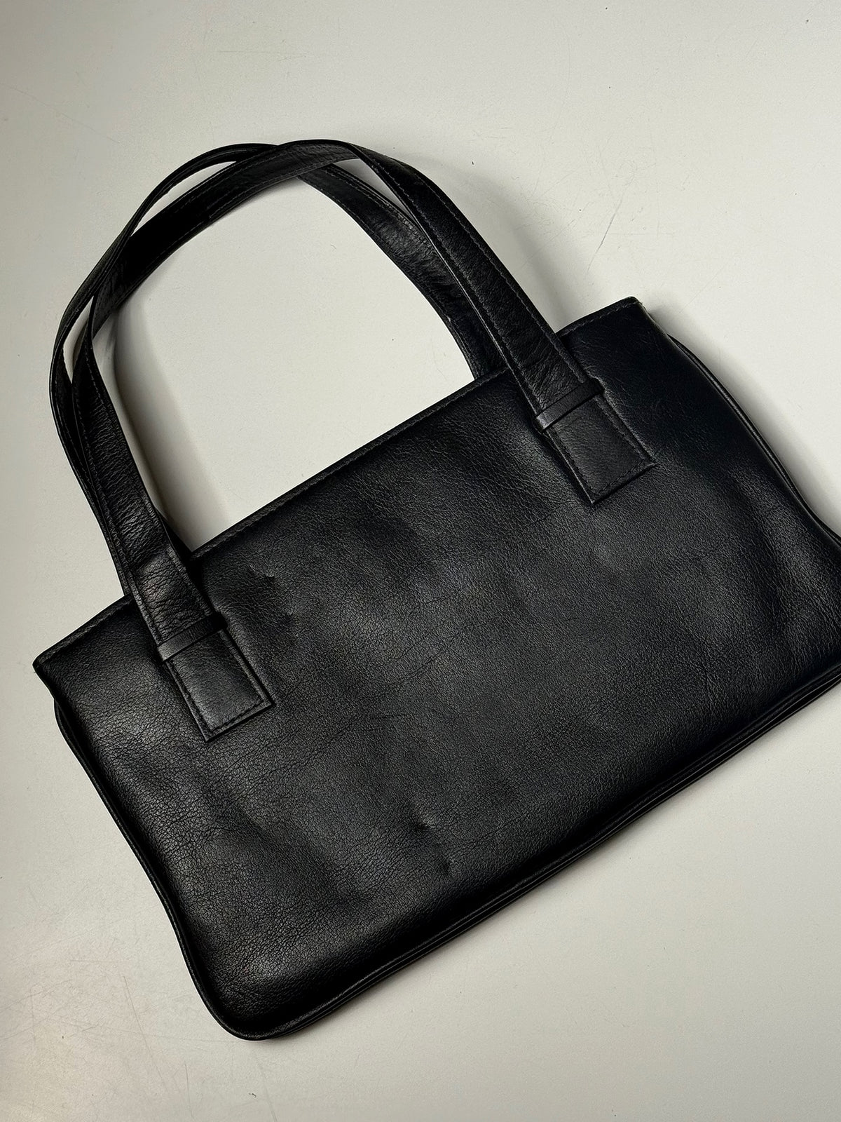 Sac a main en cuir noir vintage