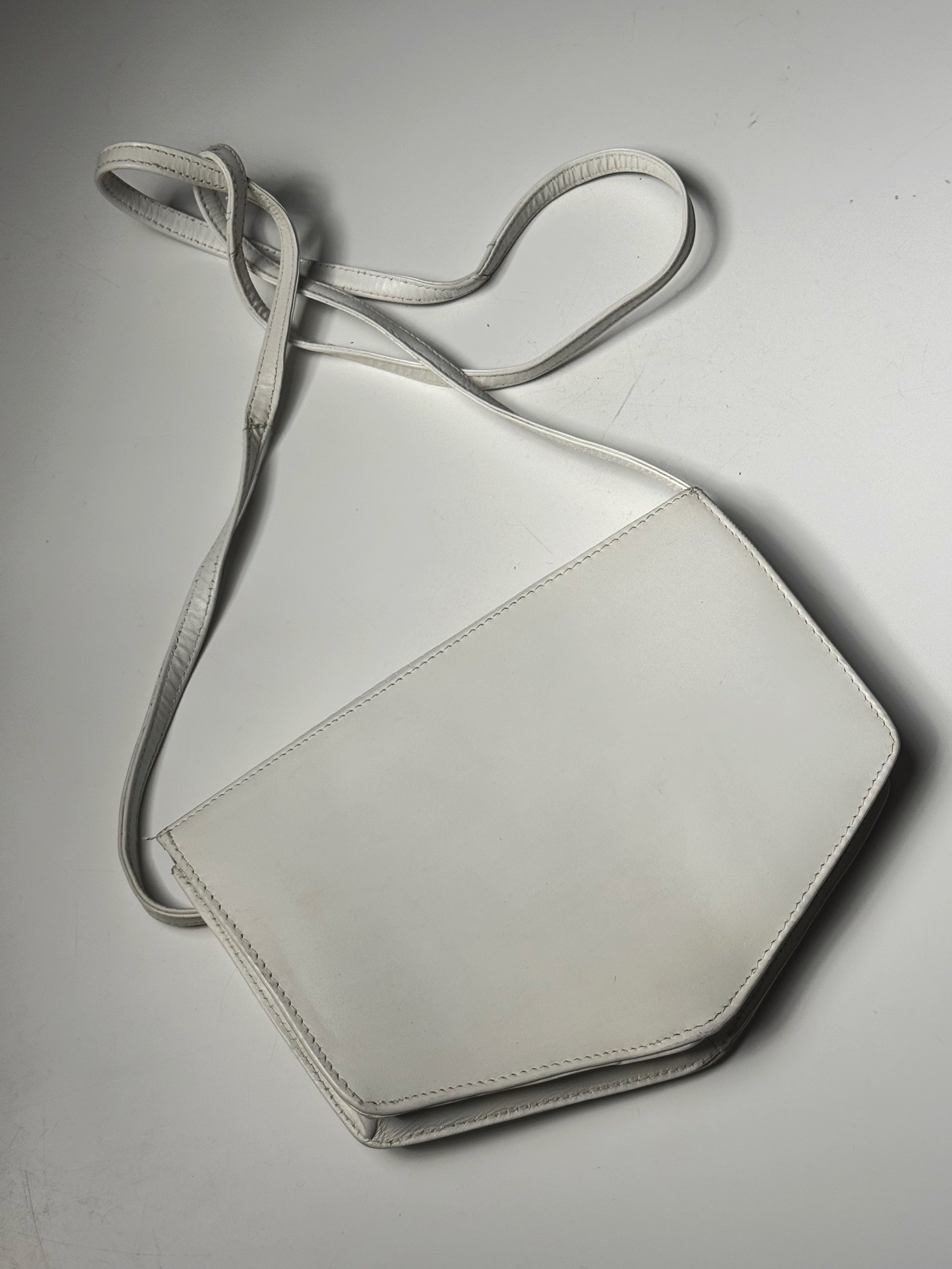 Petit sac blanc vintage