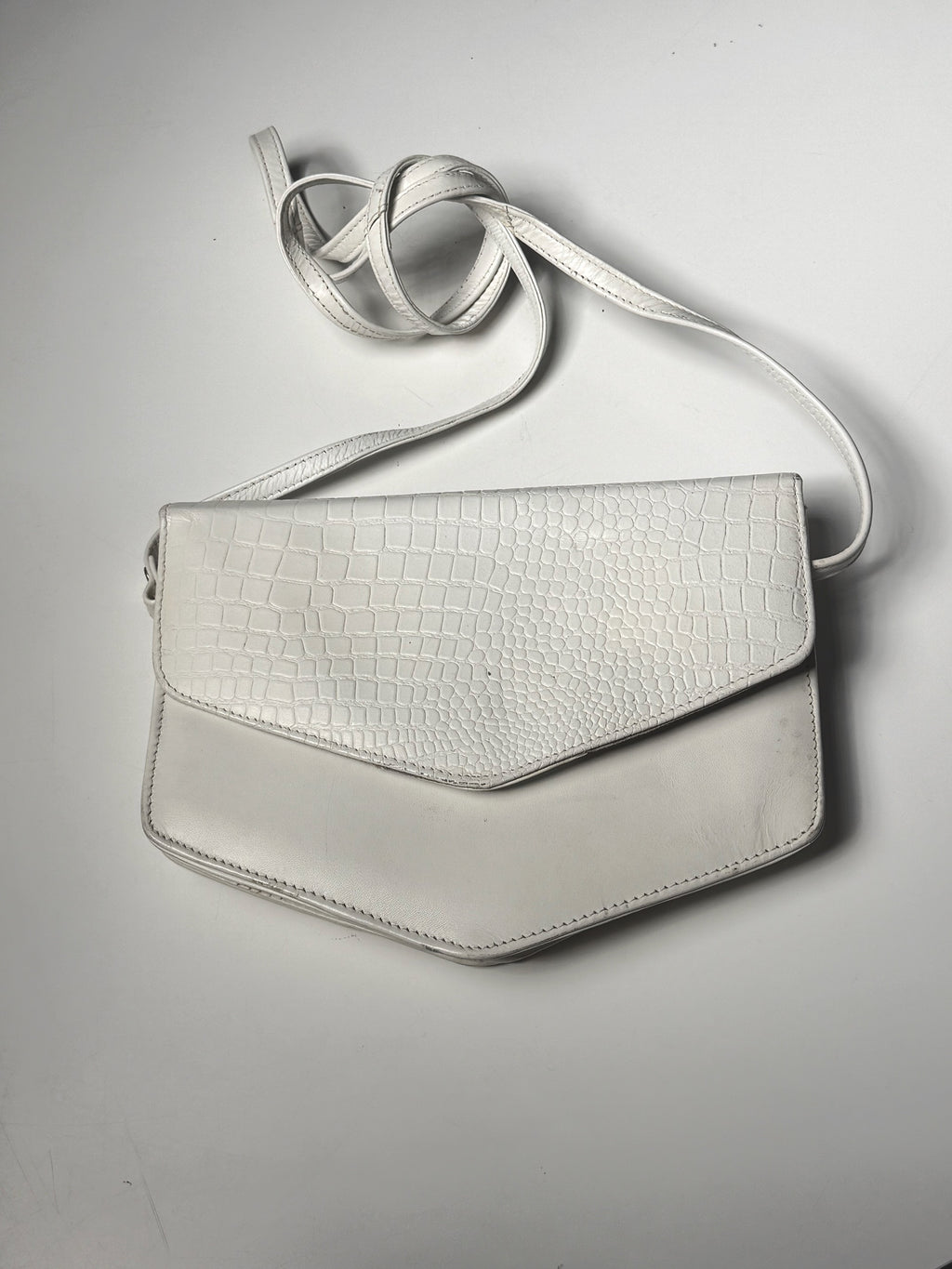 Petit sac blanc vintage