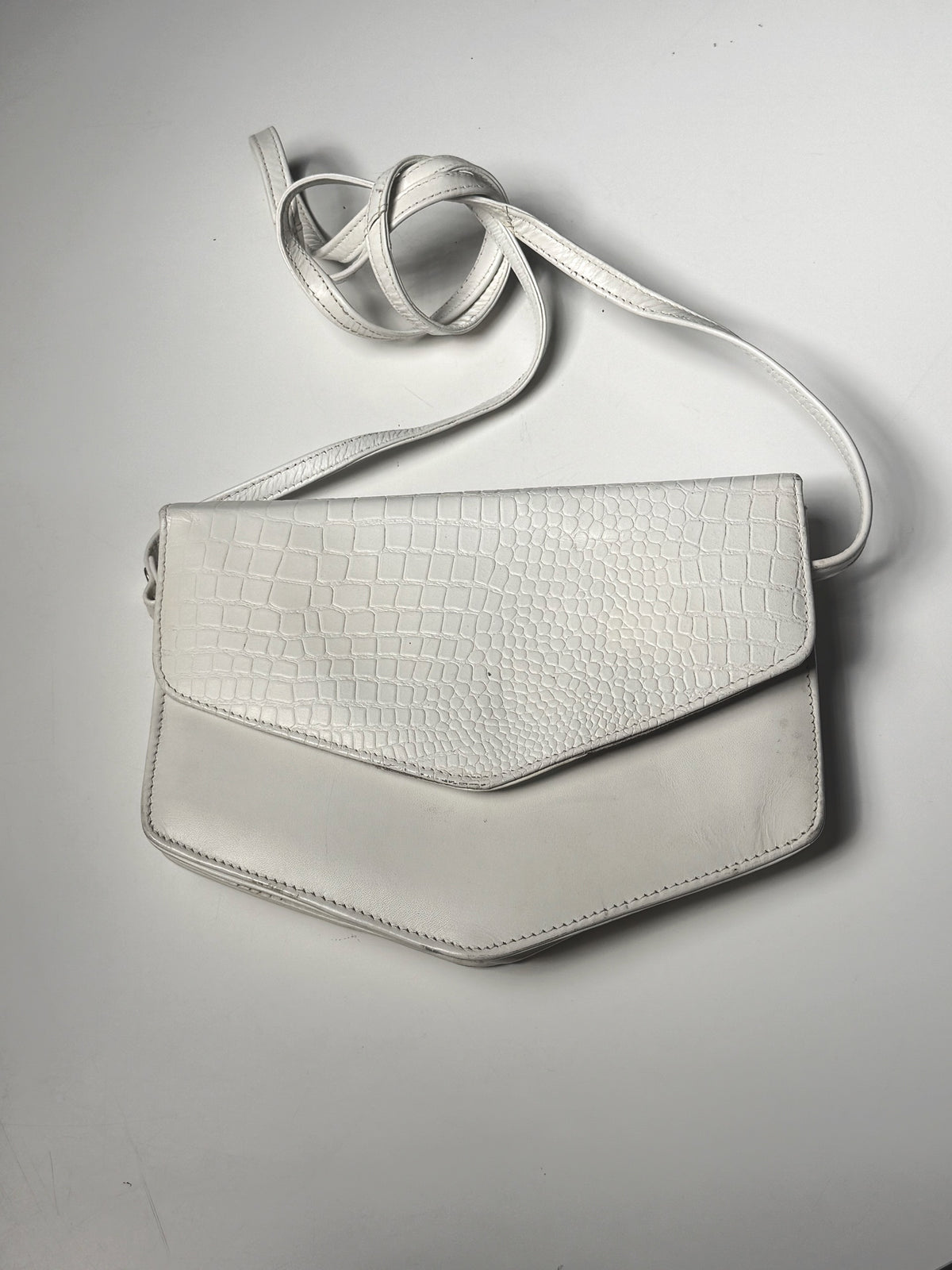 Petit sac blanc vintage