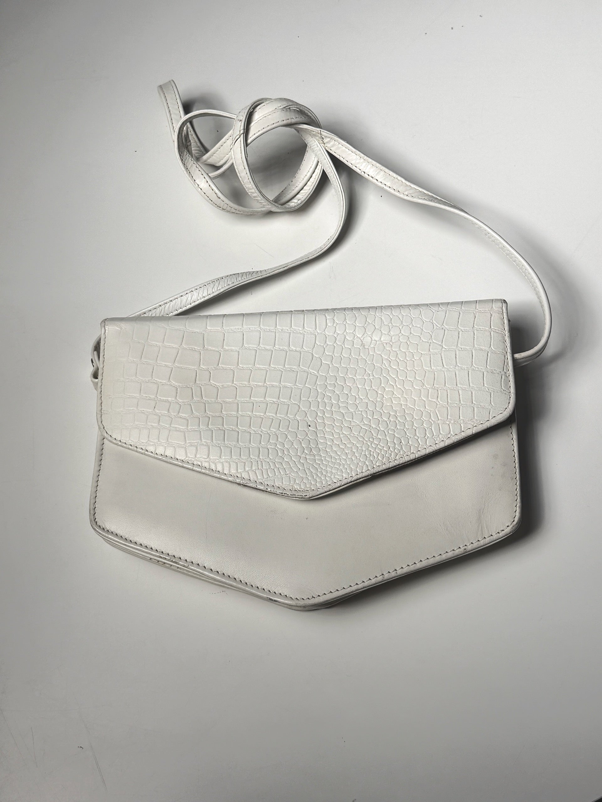Petit sac blanc vintage
