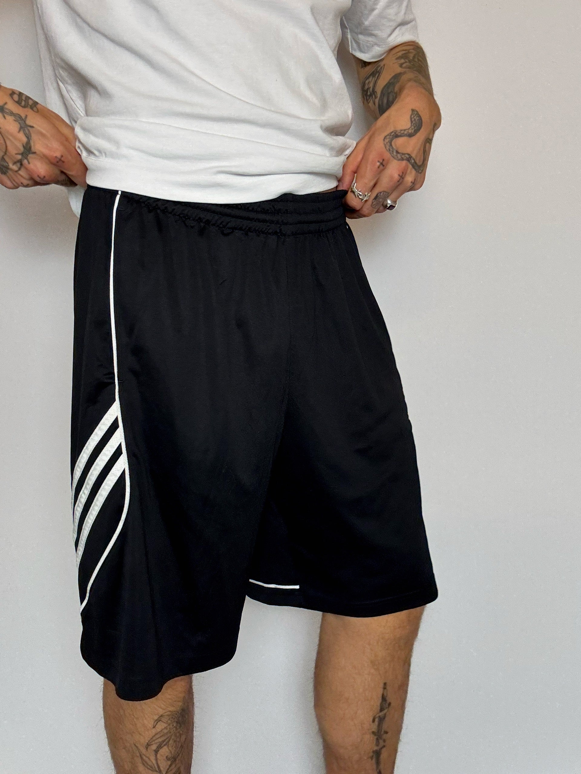 Short de sport noir ADIDAS L vintage