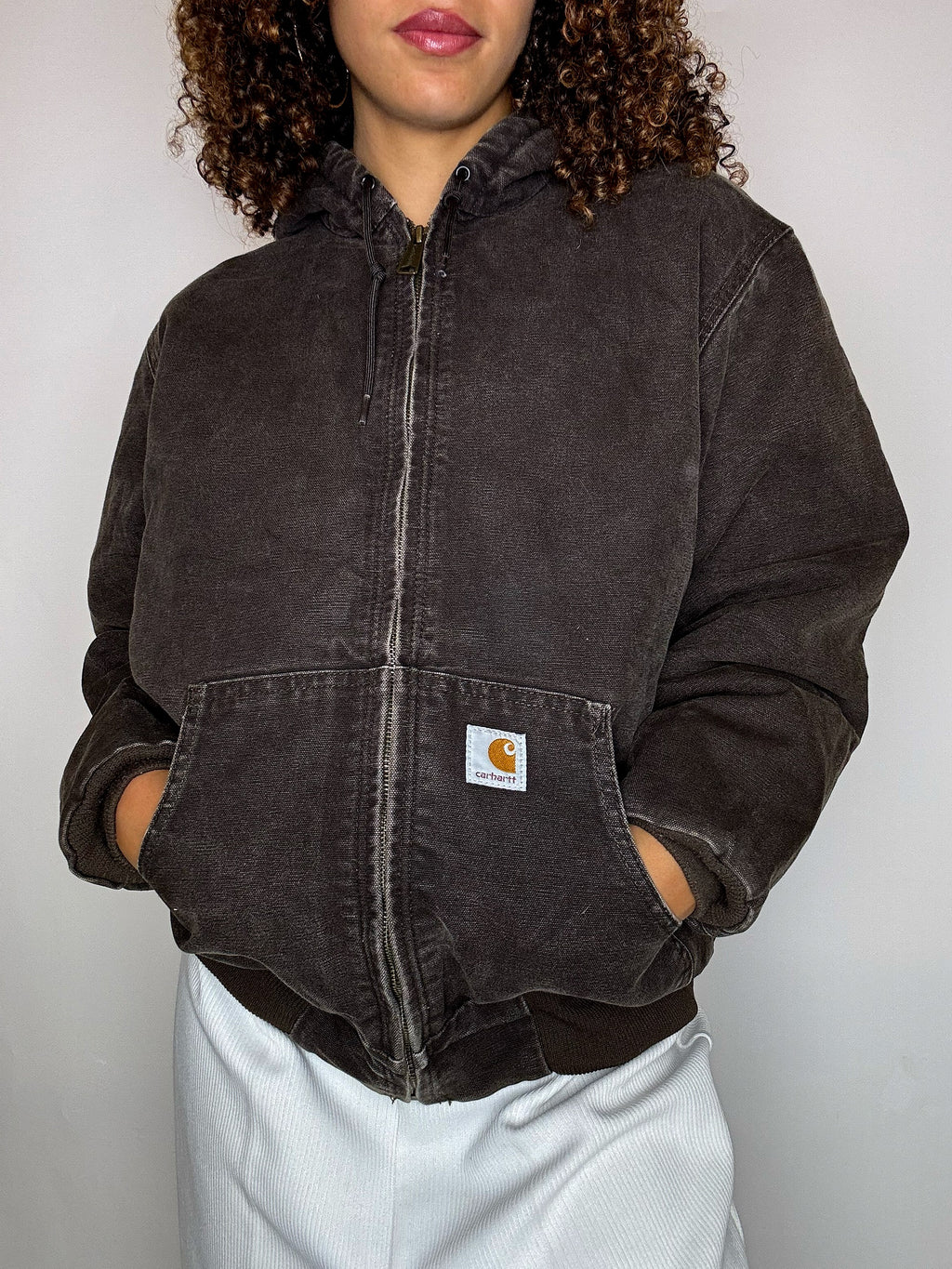 CARHARTT Vintage-Jacke mit braunem Futter und Kapuze, Größe S