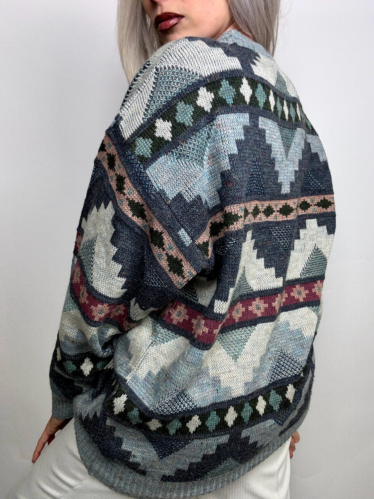 Blue vintage patterned knit sweater