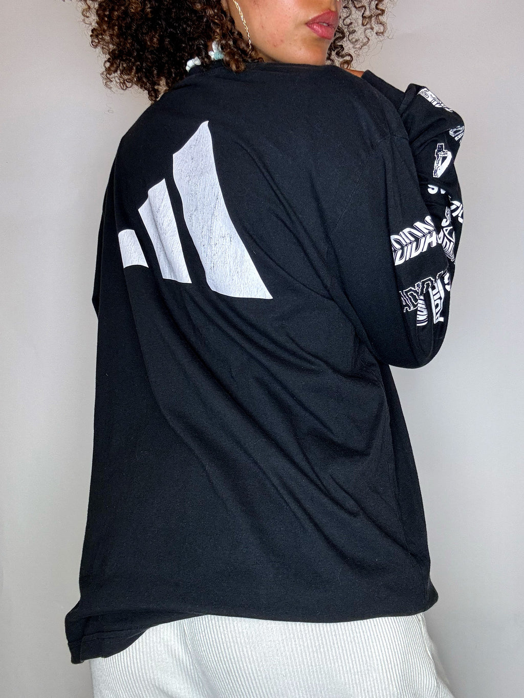 ADIDAS L vintage black long sleeve t-shirt