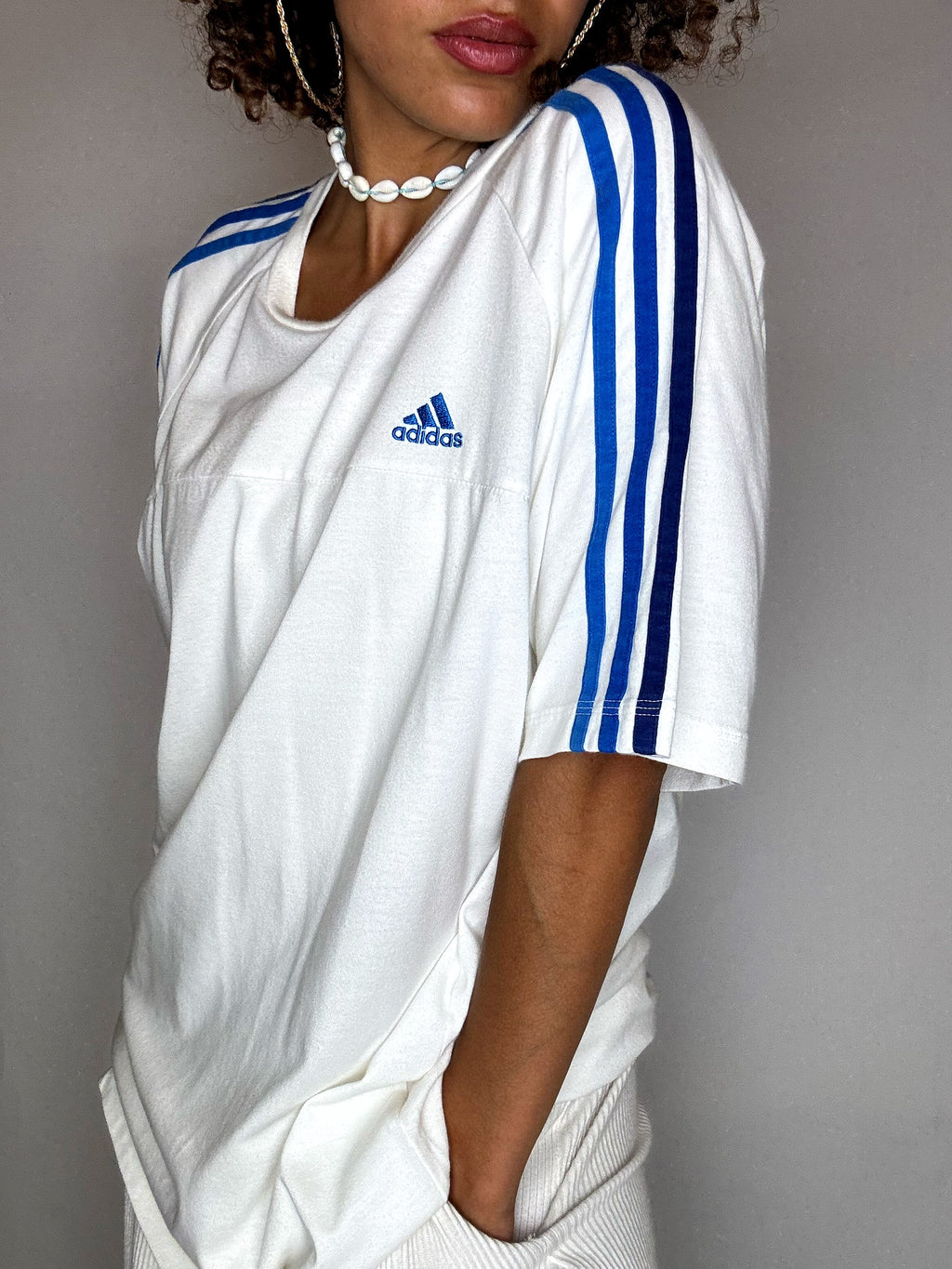 ADIDAS L vintage grey white T-shirt