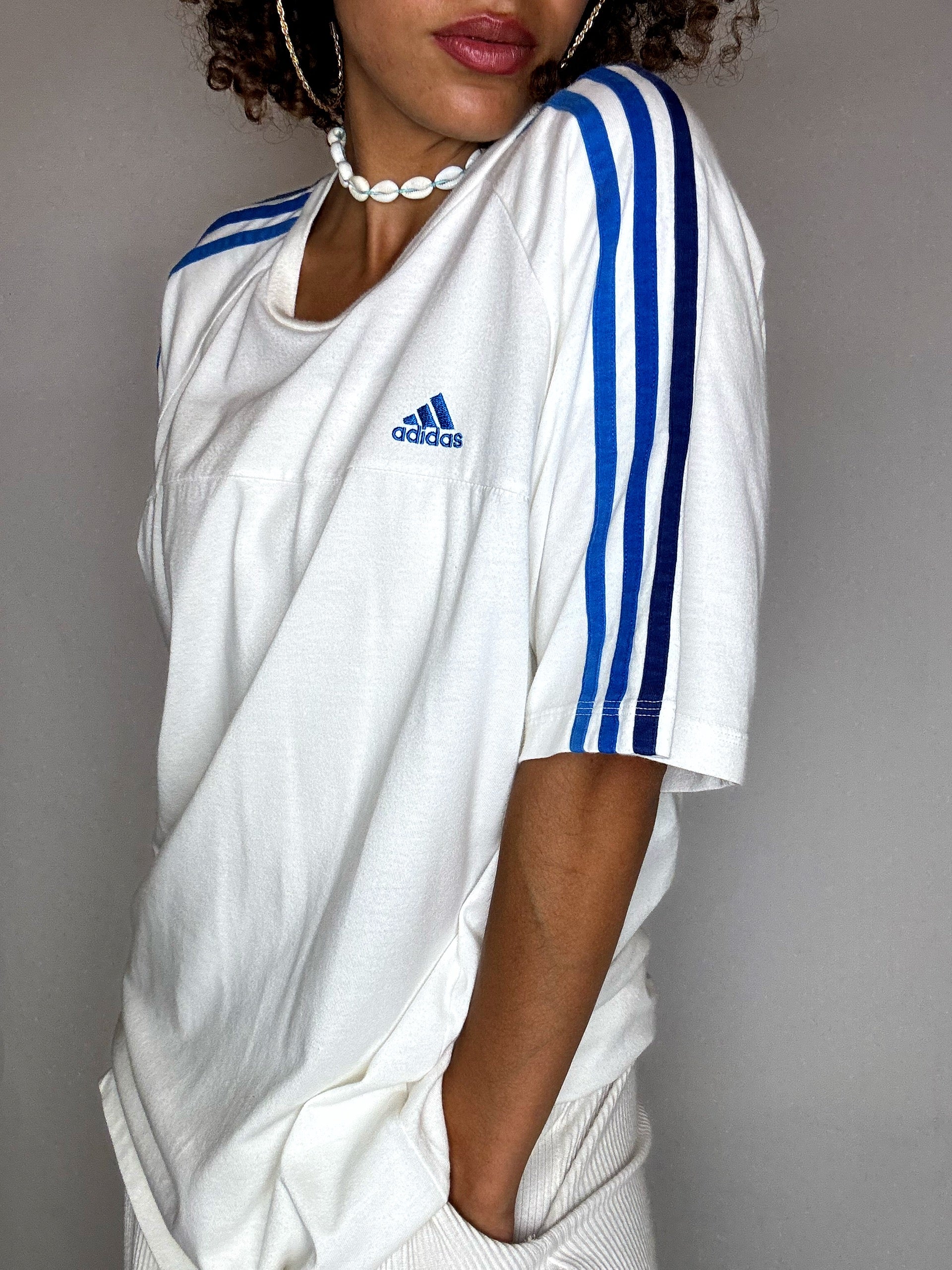 ADIDAS L vintage grey white T-shirt