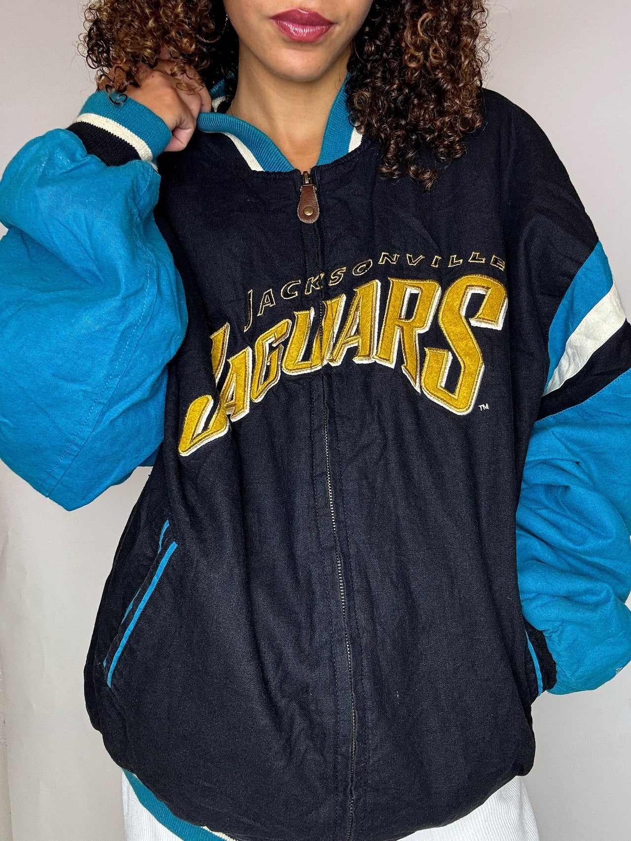 Bomber  brodé noir et bleu XL vintage