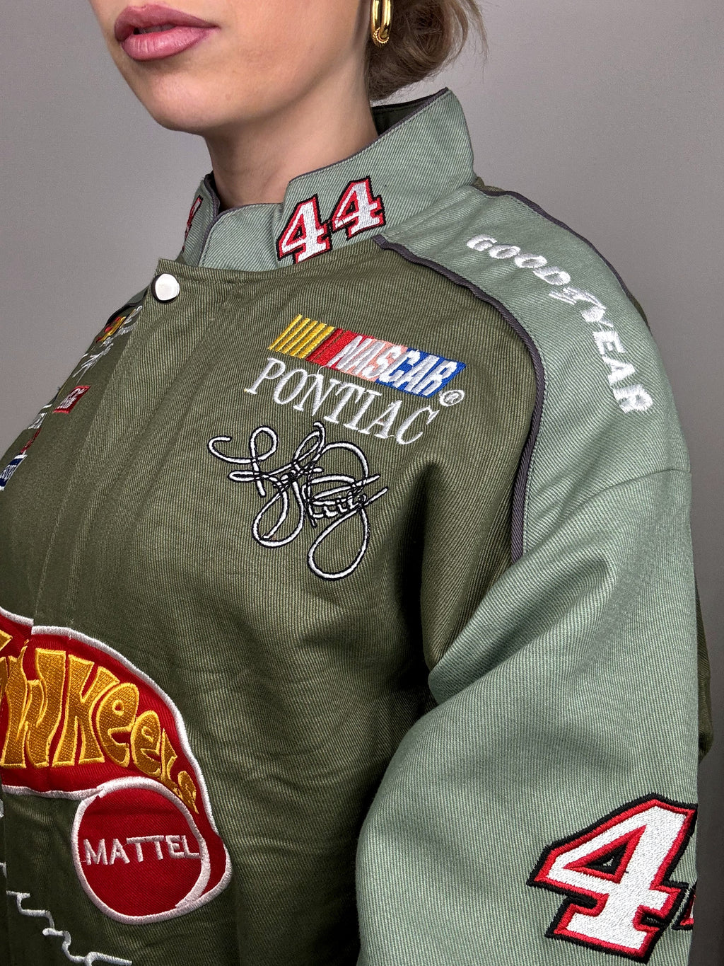 JH DESIGN x NASCAR HOTWHEELS L Khaki-Kollektionsjacke