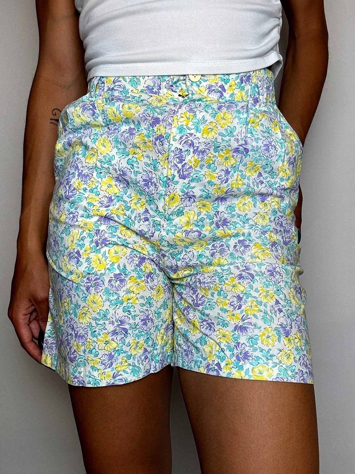 Short taille haute fleuri XS vintage