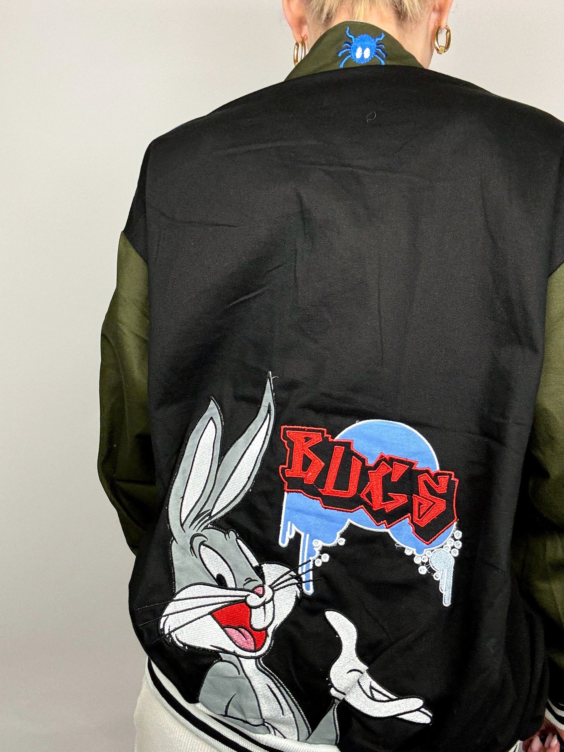 JH DESIGN x WARNERBROS LONEY TUNES L black and khaki collection jacket