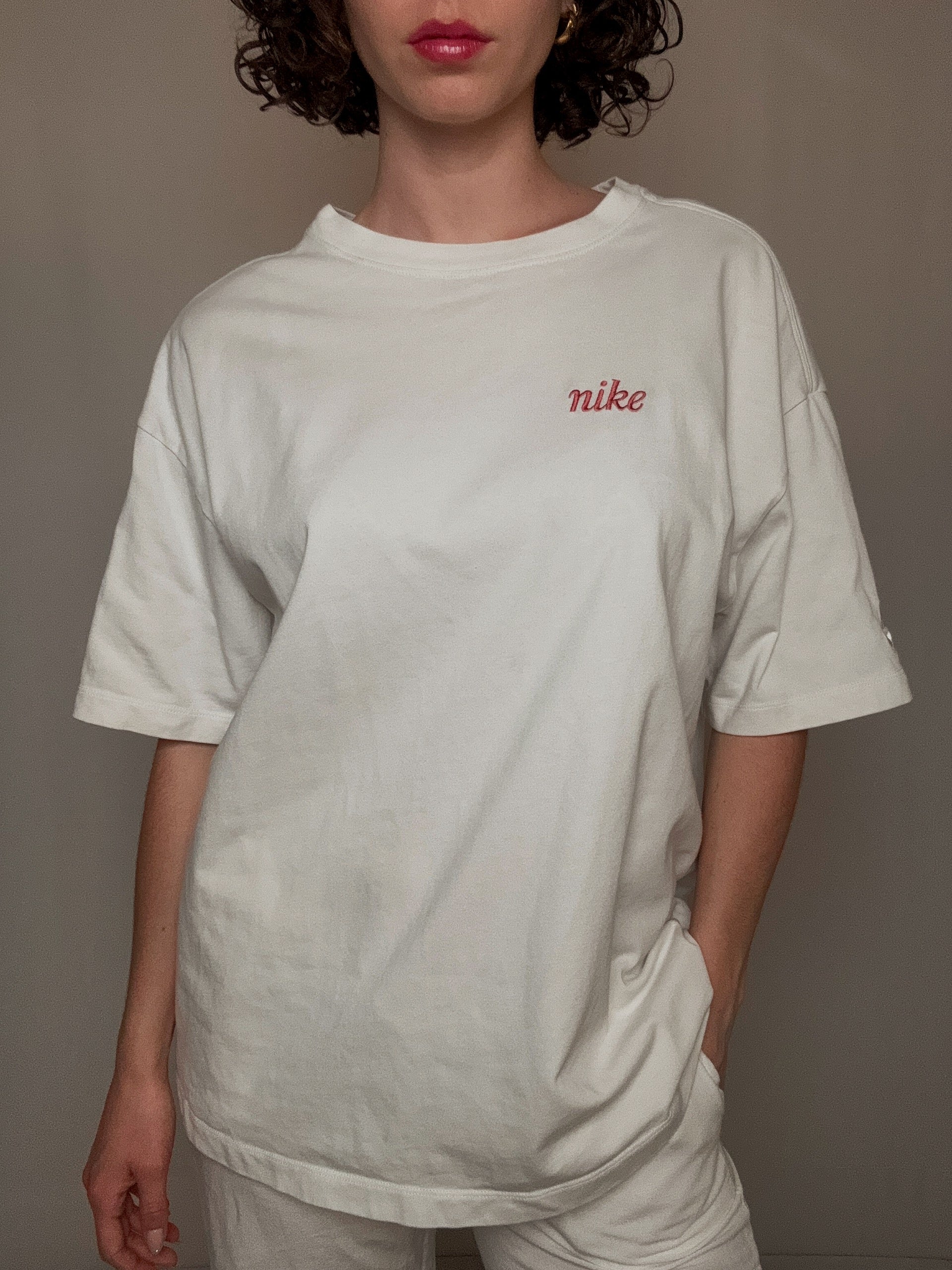 Vintage Nike besticktes weißes T-Shirt L
