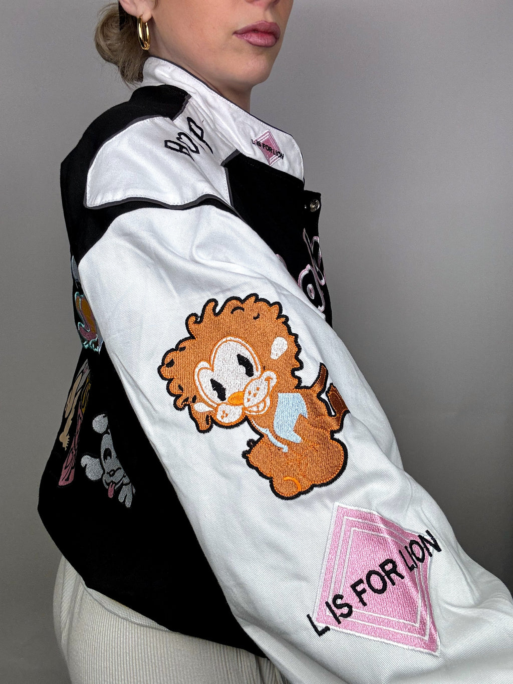 Schwarze Jacke aus der JH DESIGN x BABYBOOP L-Kollektion