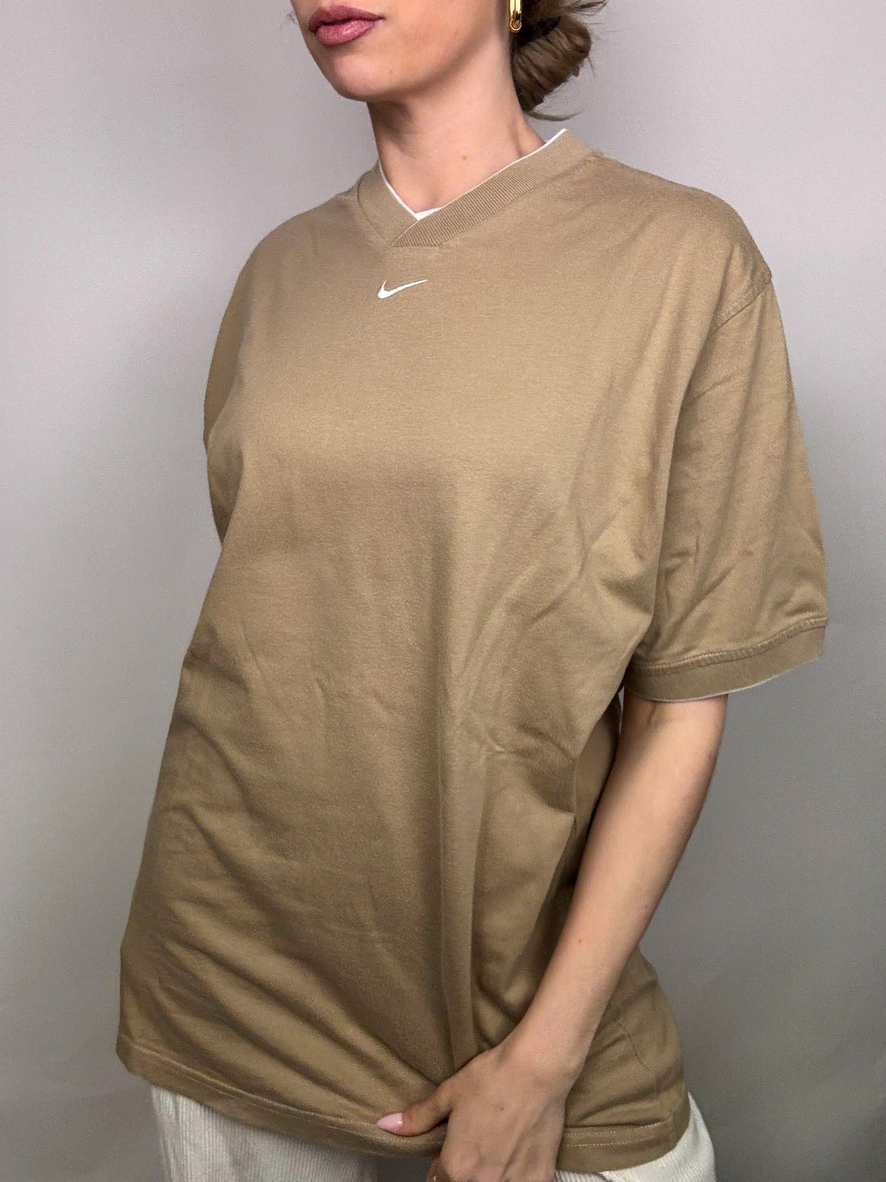 NIKE L vintage beige t-shirt