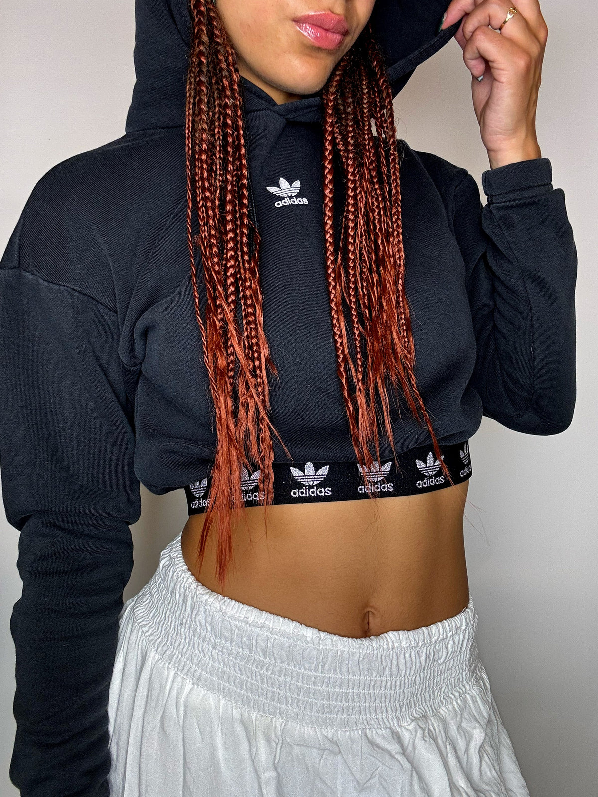 ADIDAS black cropped sweatshirt XS vintage