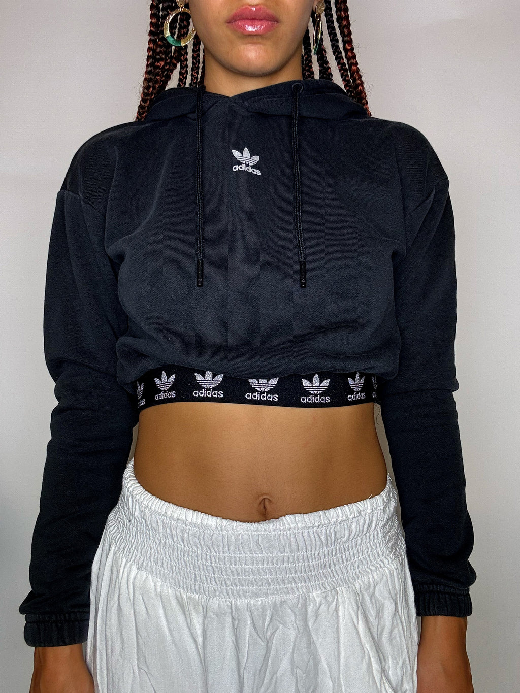 ADIDAS black cropped sweatshirt XS vintage
