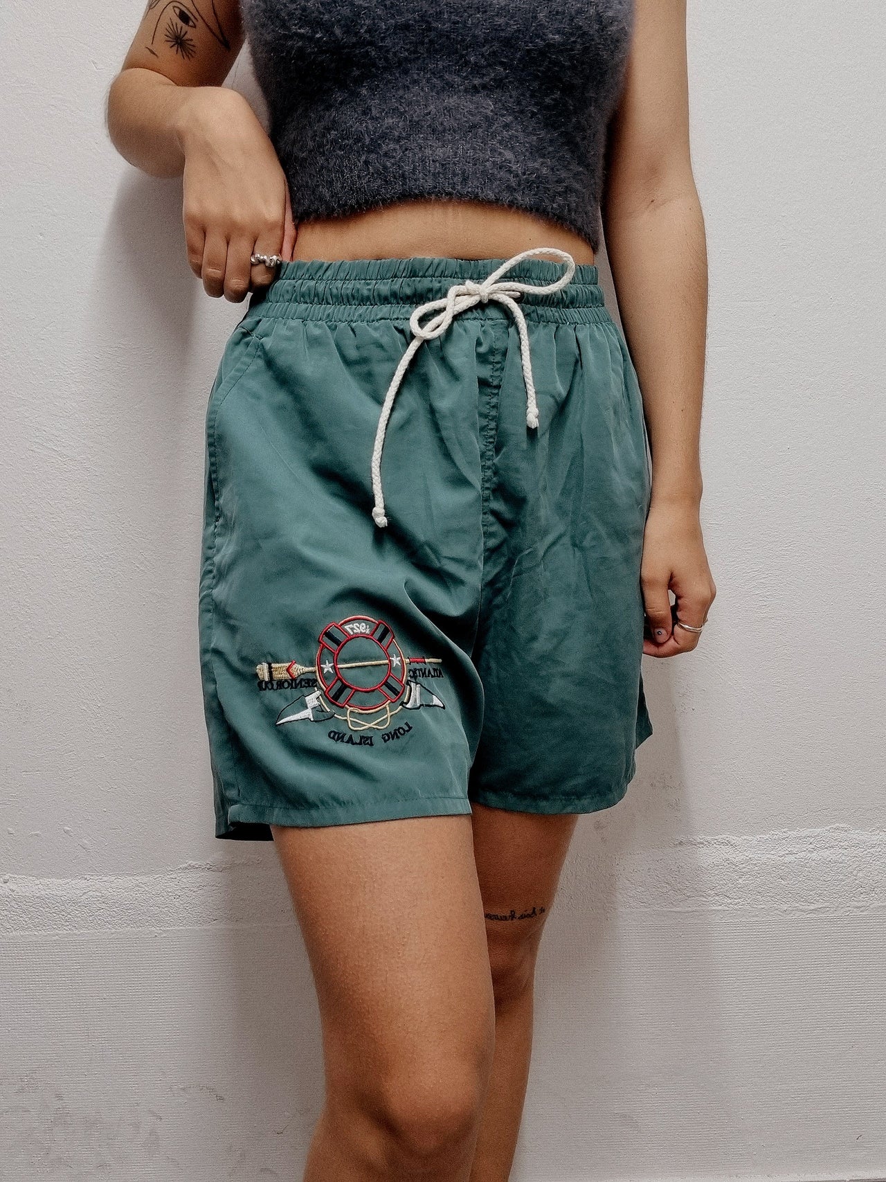 Short vintage vert brodé M