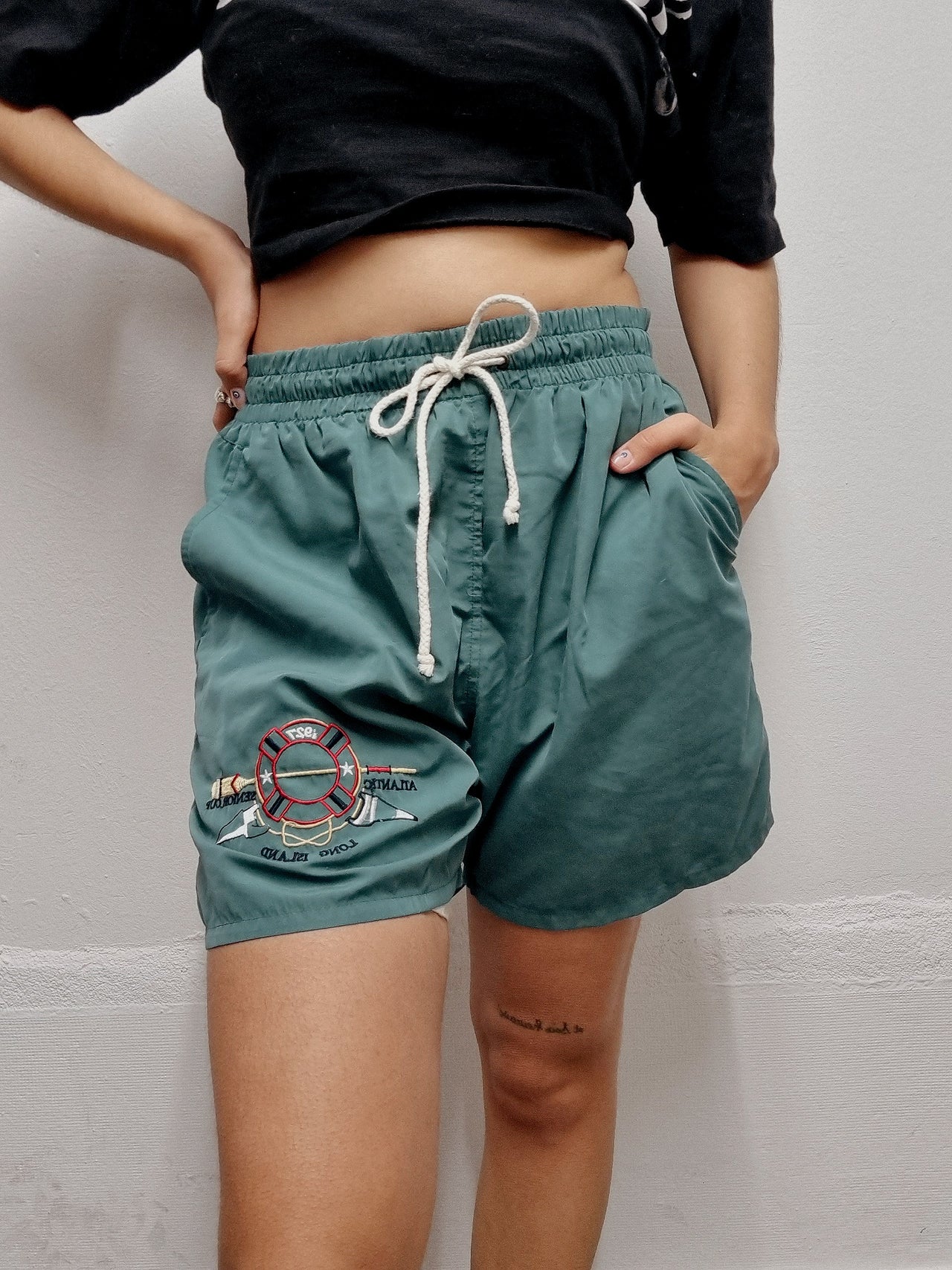 Short vintage vert brodé M