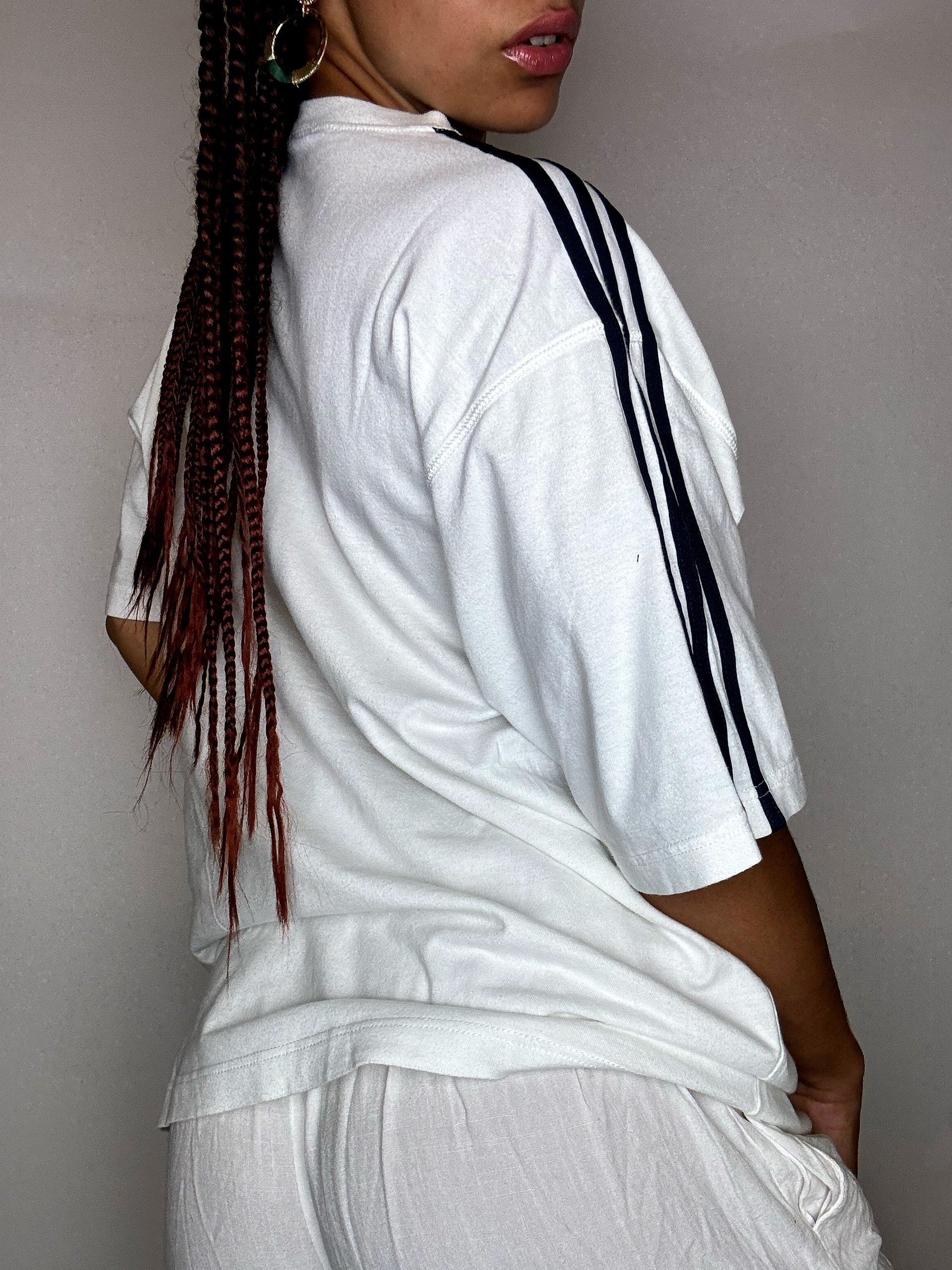 ADIDAS M Vintage weißes T-Shirt