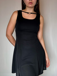 Robe courte noire avec bijou M vintage