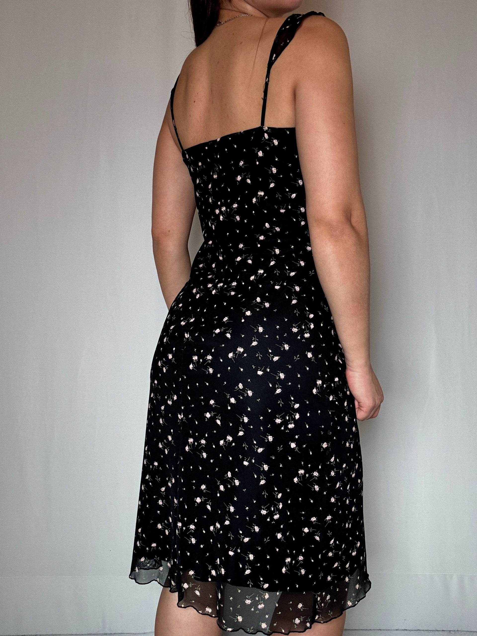 Robe noire à fleurs à bretelles M/L vintage