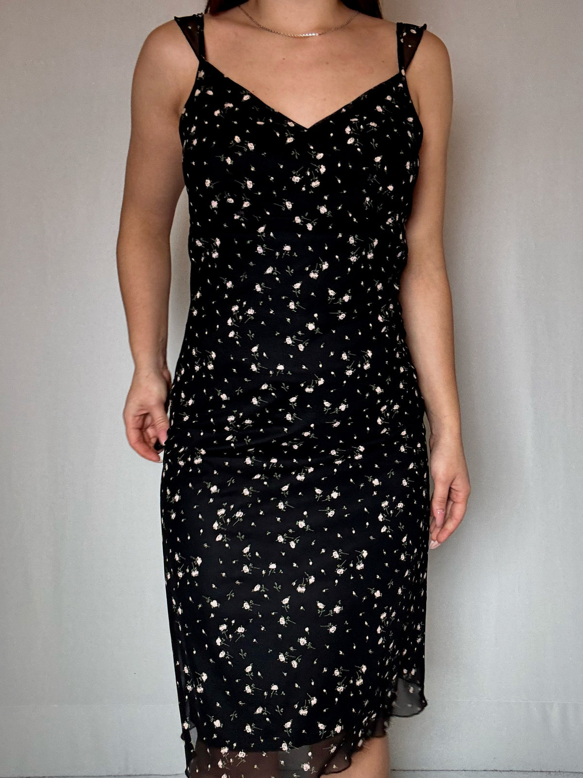 Robe noire à fleurs à bretelles M/L vintage