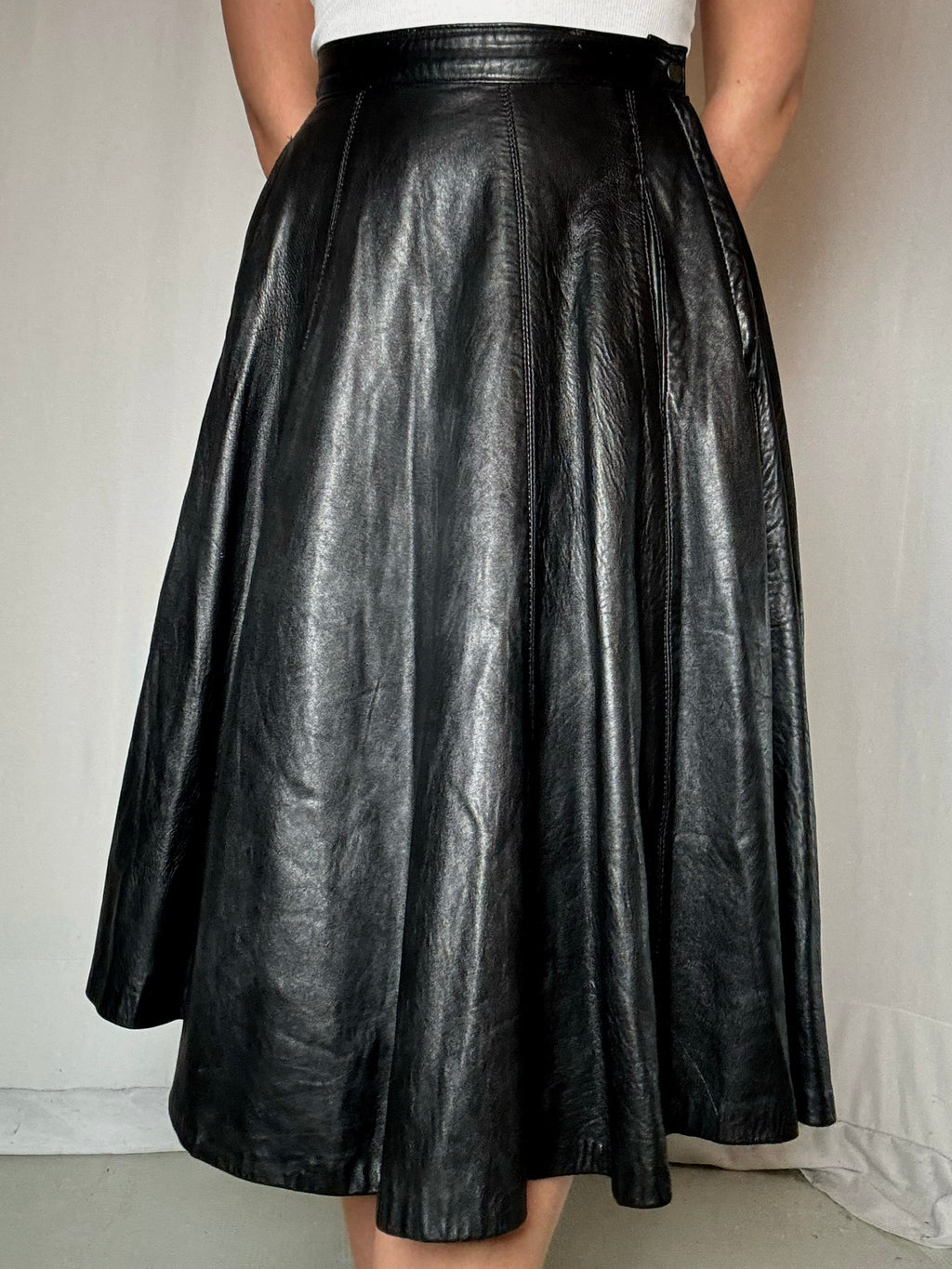 Jupe midi en cuir M vintage