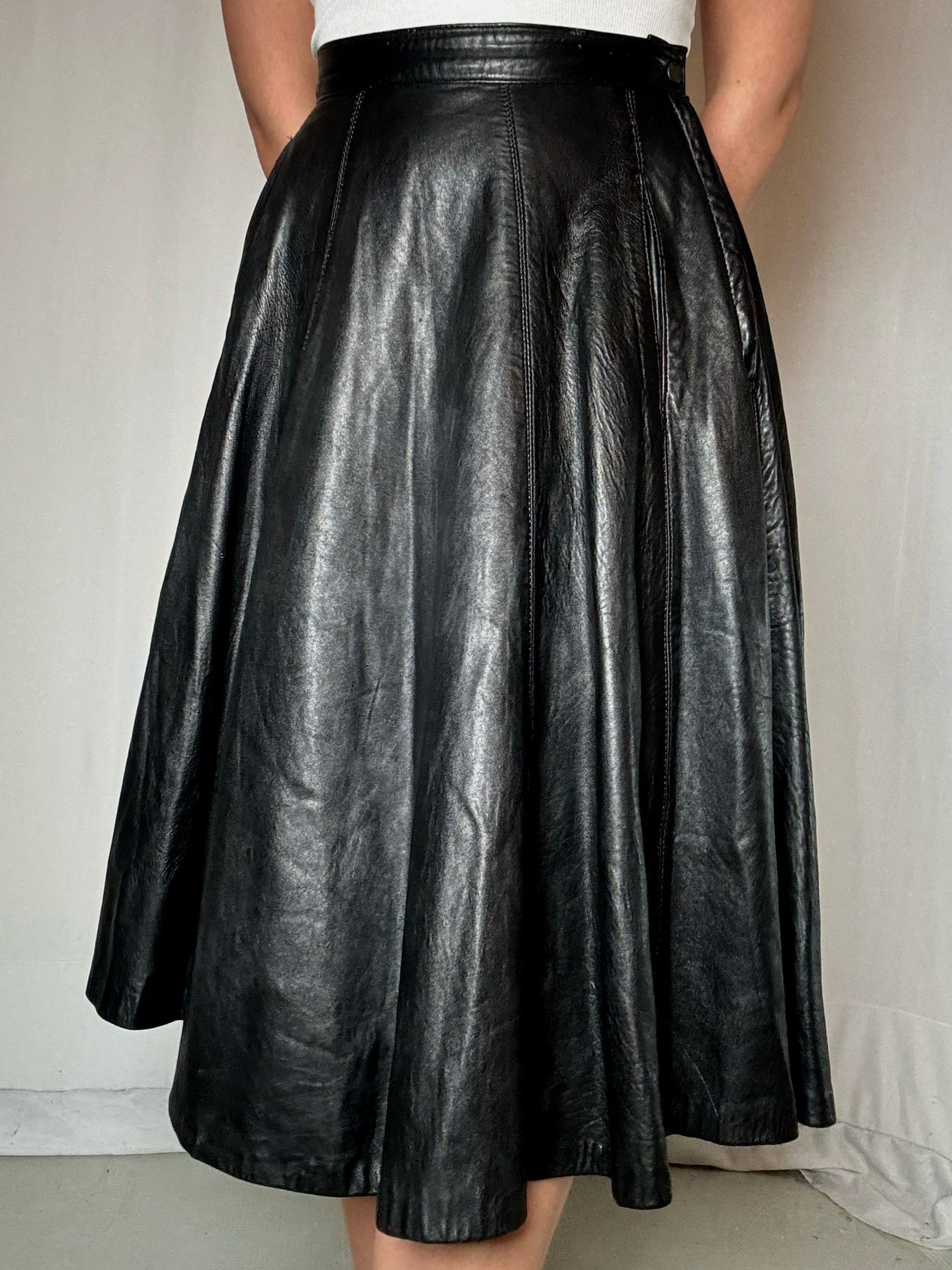 Jupe midi en cuir M vintage