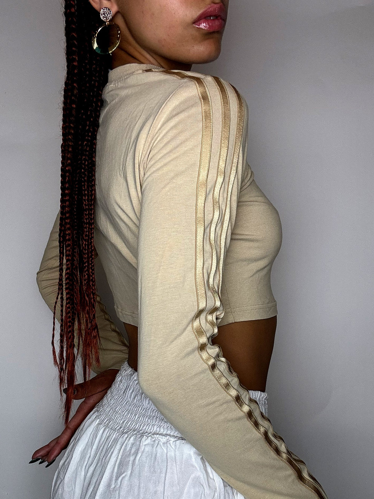 ADIDAS M vintage beige long-sleeved crop top
