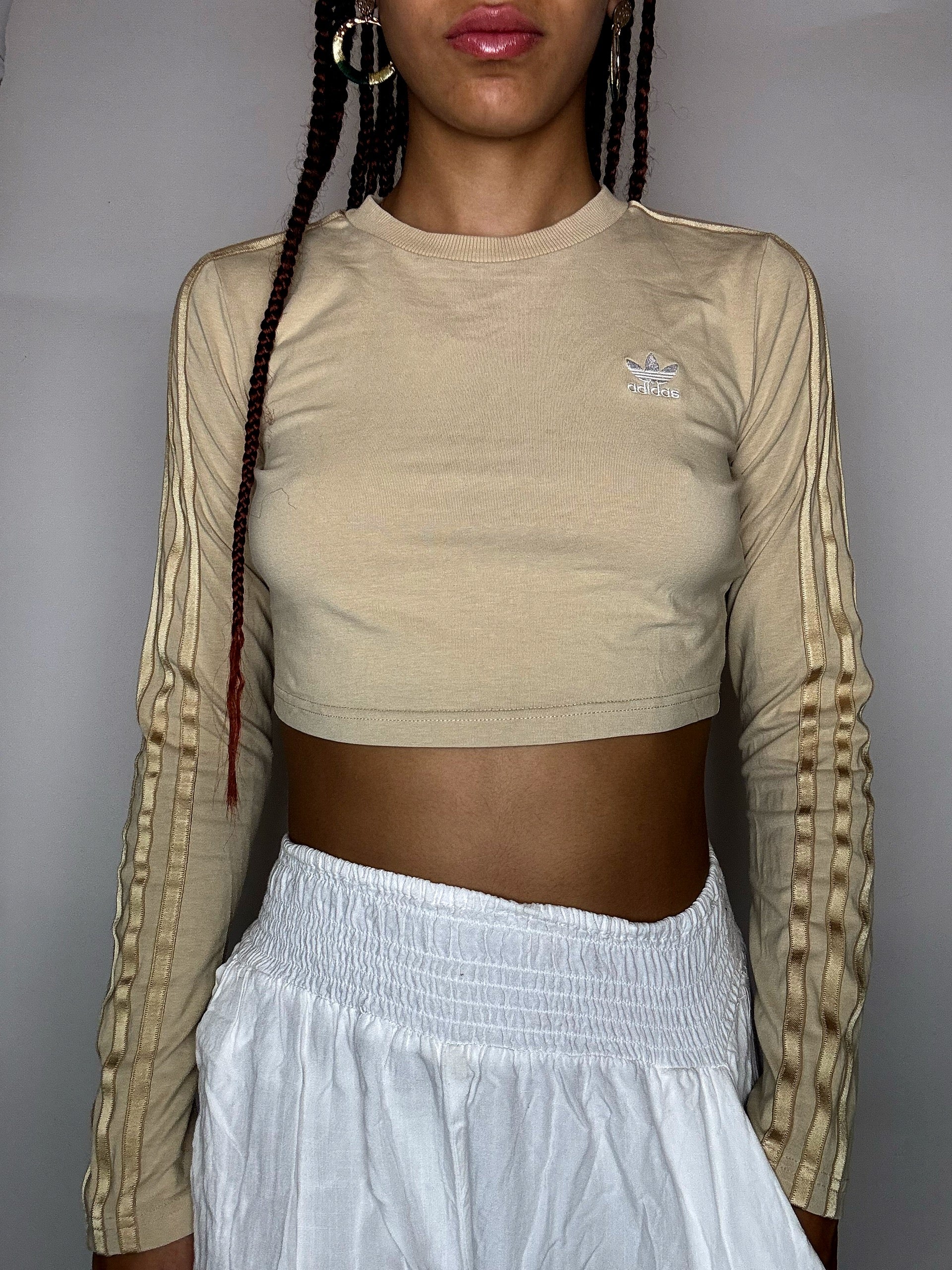 ADIDAS M vintage beige long-sleeved crop top