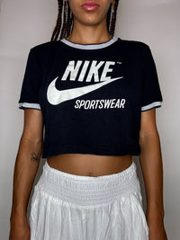 Black NIKE M vintage crop top