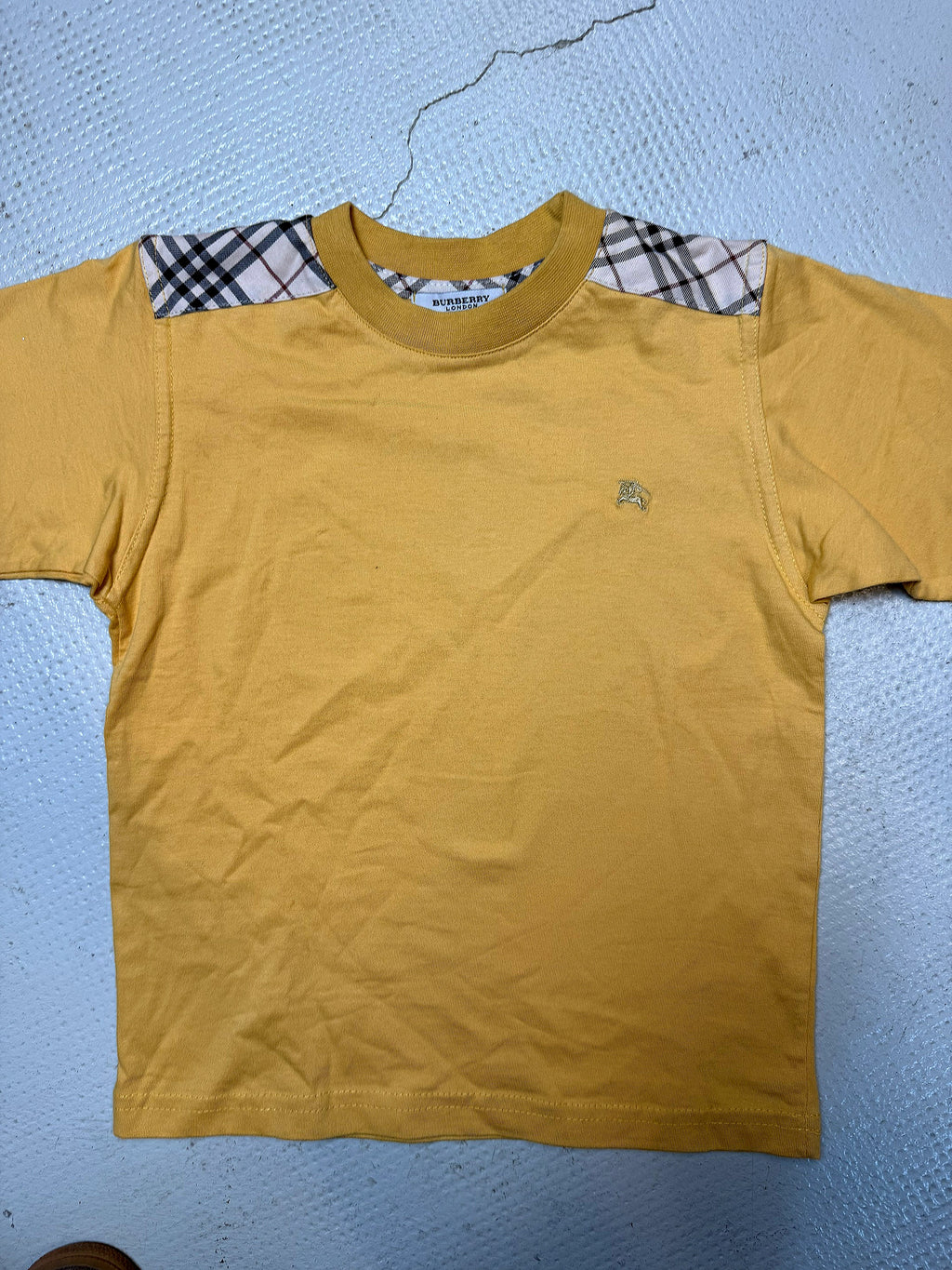 BURBERRY 6A gelbes T-Shirt