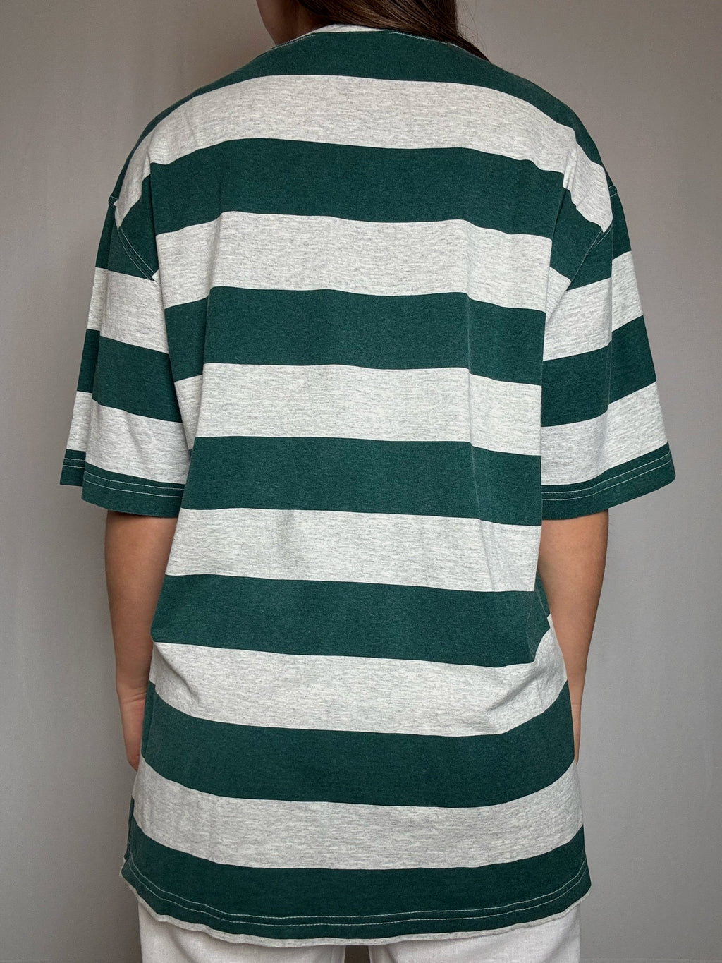 Gestreiftes T-Shirt, grau und grün, bestickt, Gr. L, Vintage