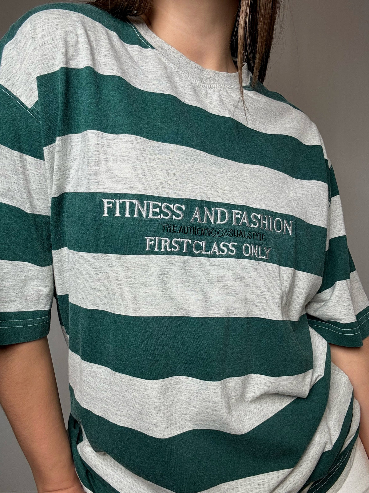Gestreiftes T-Shirt, grau und grün, bestickt, Gr. L, Vintage