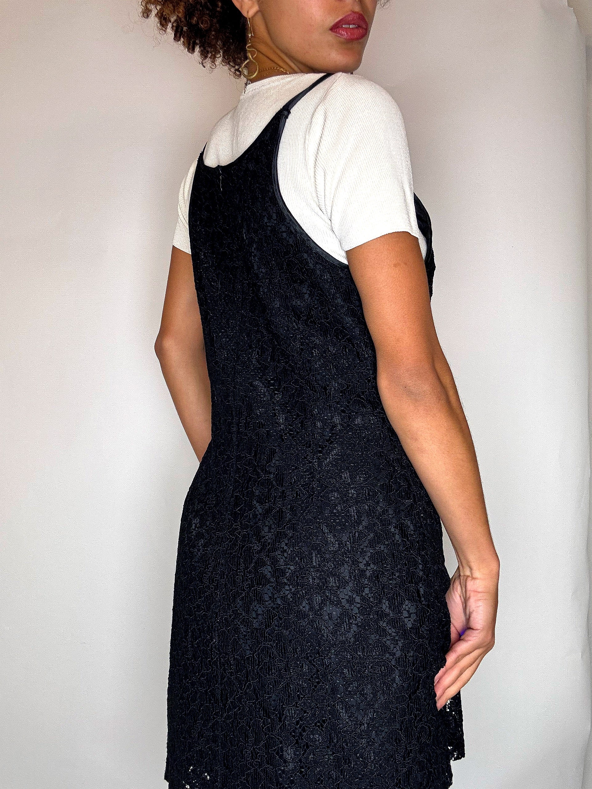 Vintage black lace dress M