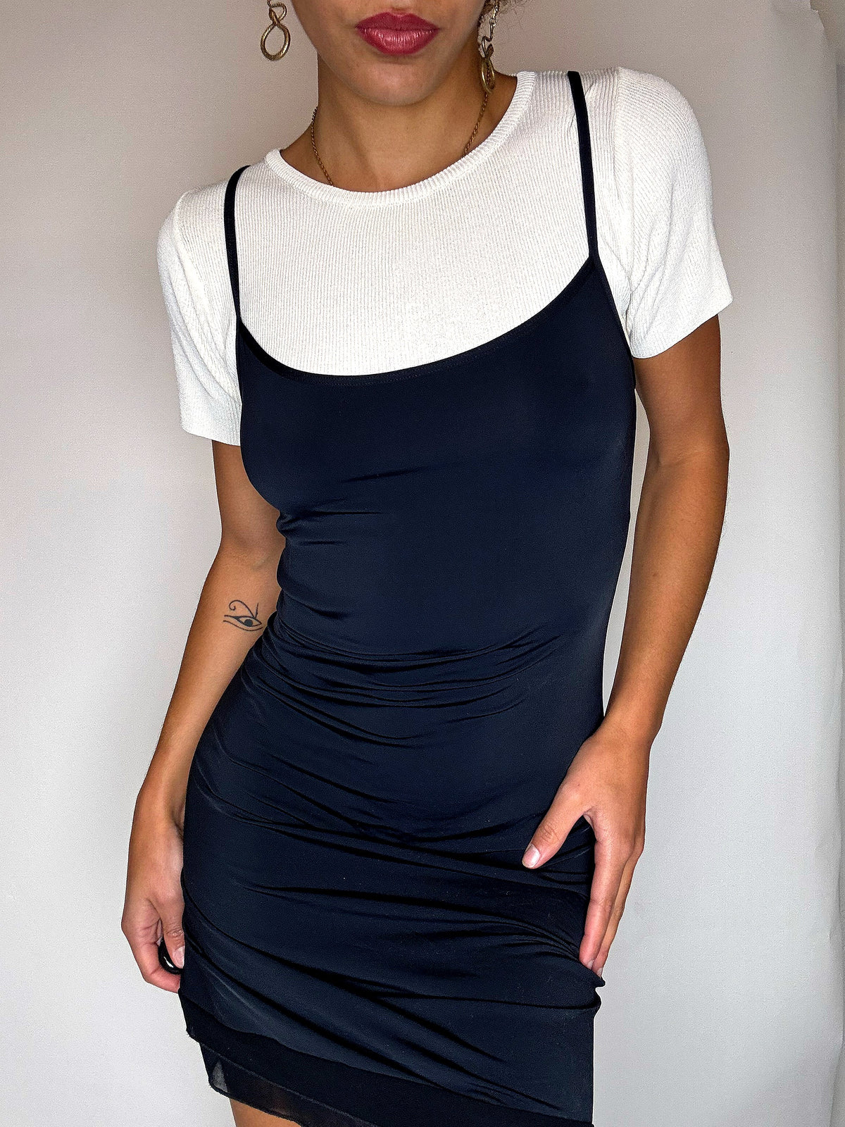 Robe à bretelles noire avec détails au bas S vintage