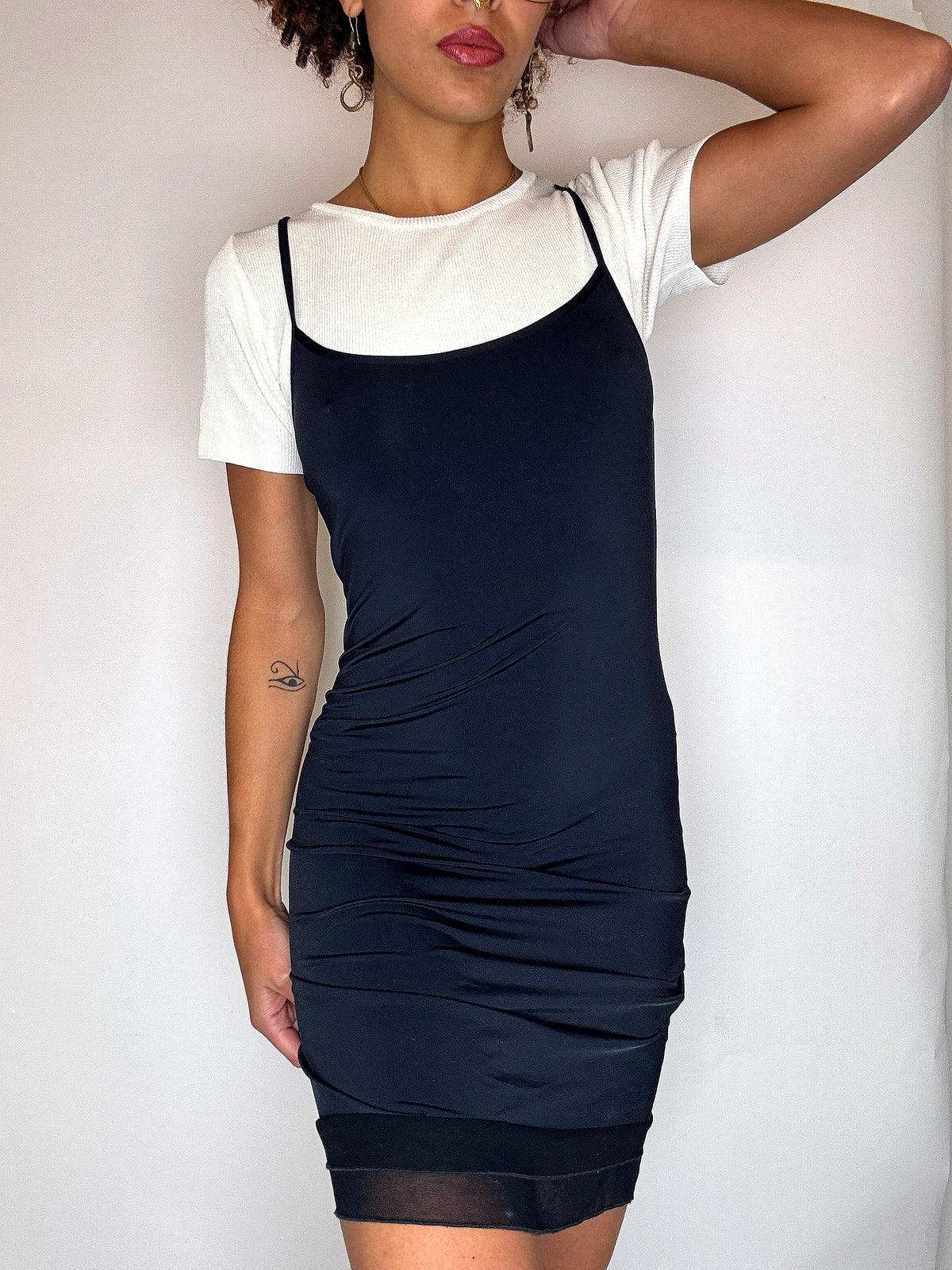 Robe à bretelles noire avec détails au bas S vintage