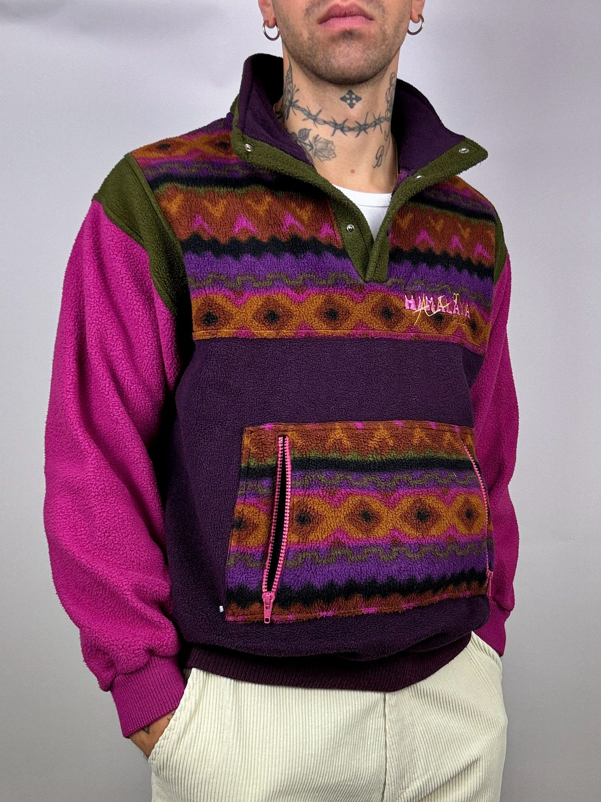 Burgundy graphic fleece with zipped neck M Vintage