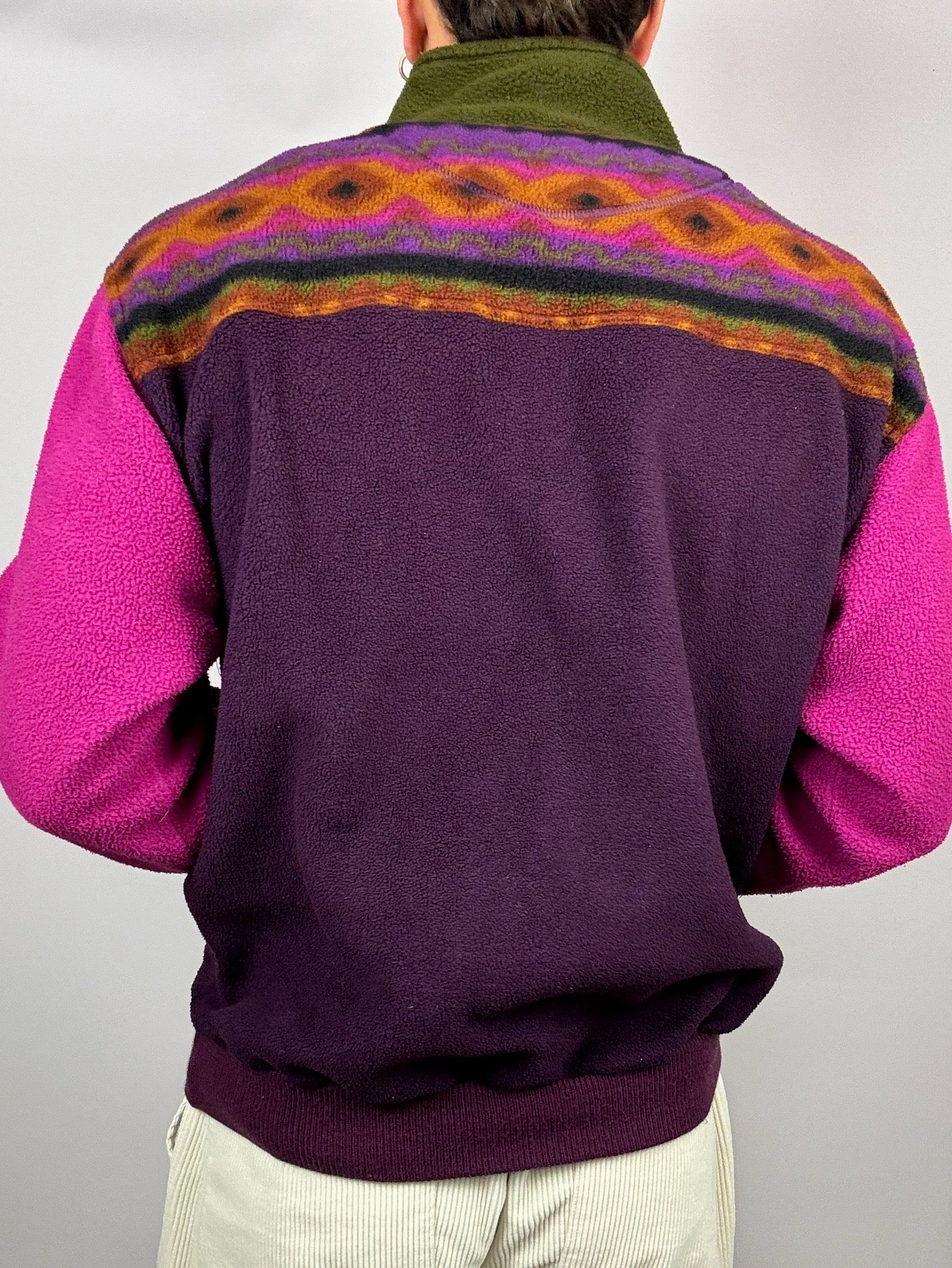 Burgundy graphic fleece with zipped neck M Vintage