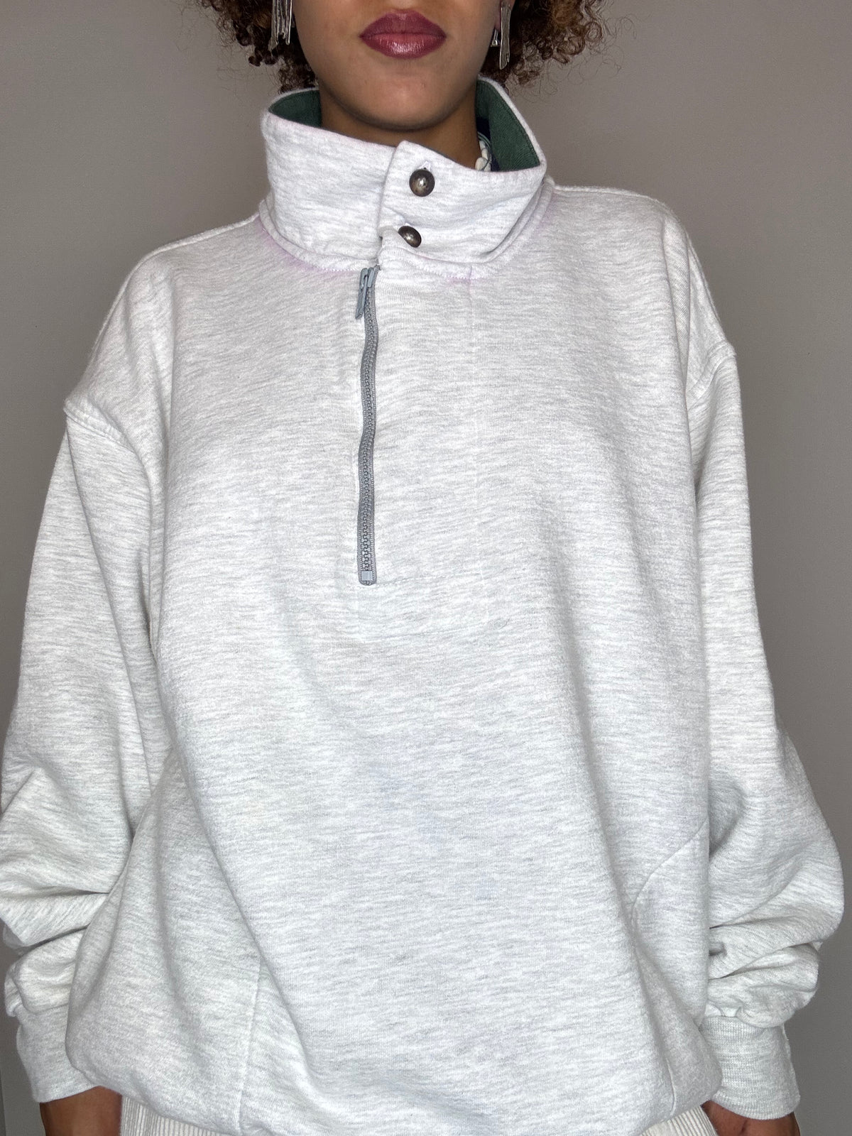Vintage graues Sweatshirt mit Stehkragen, Größe L