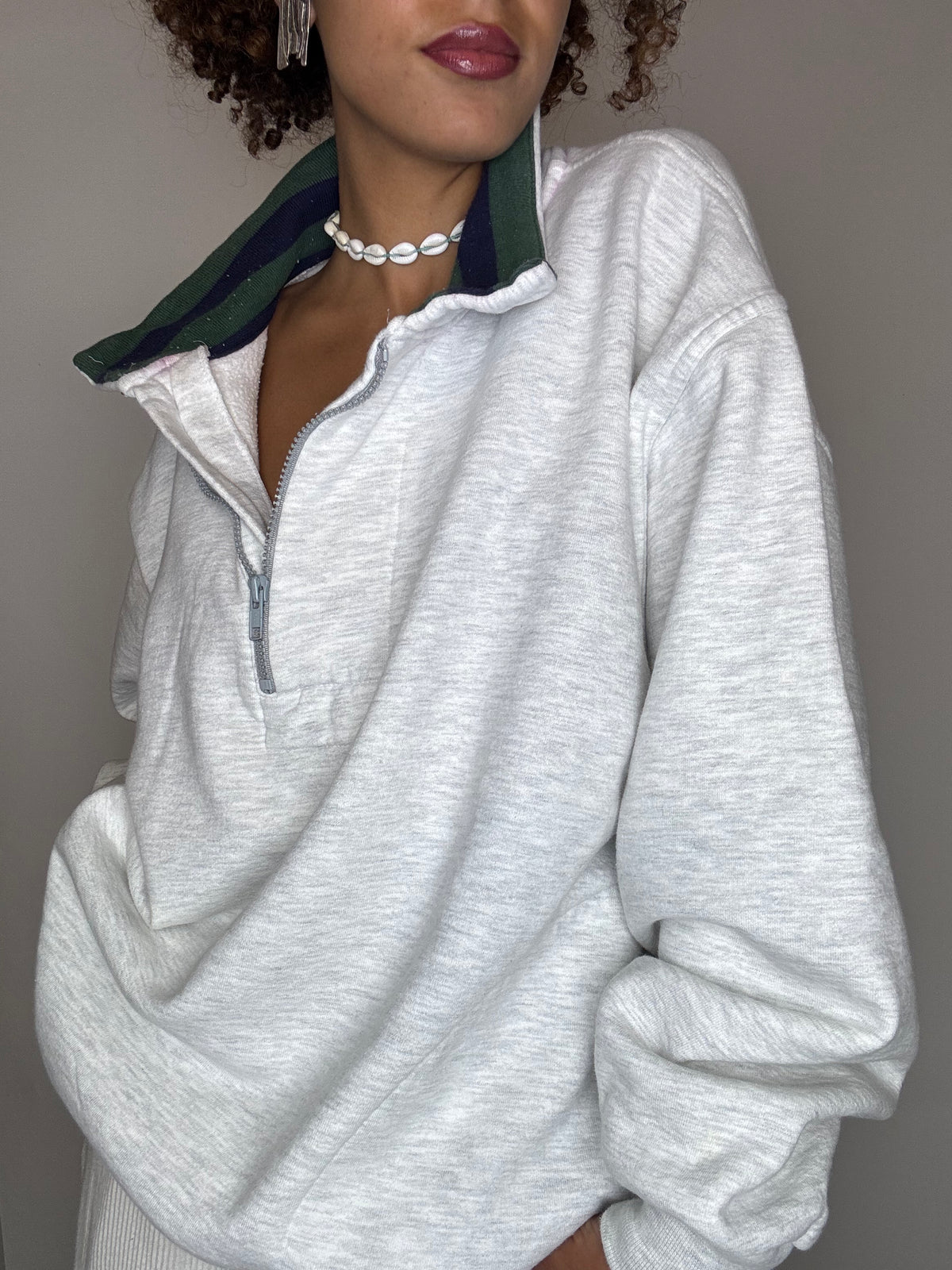 Vintage graues Sweatshirt mit Stehkragen, Größe L