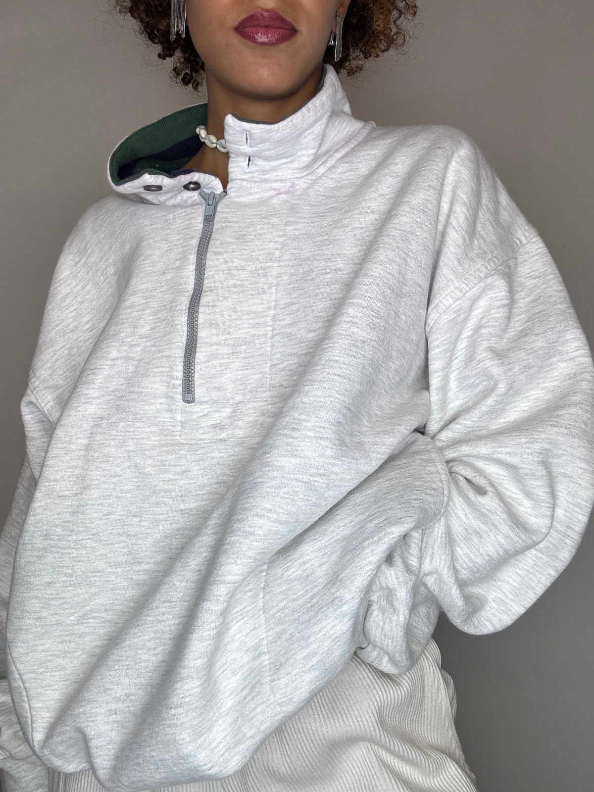 Vintage graues Sweatshirt mit Stehkragen, Größe L