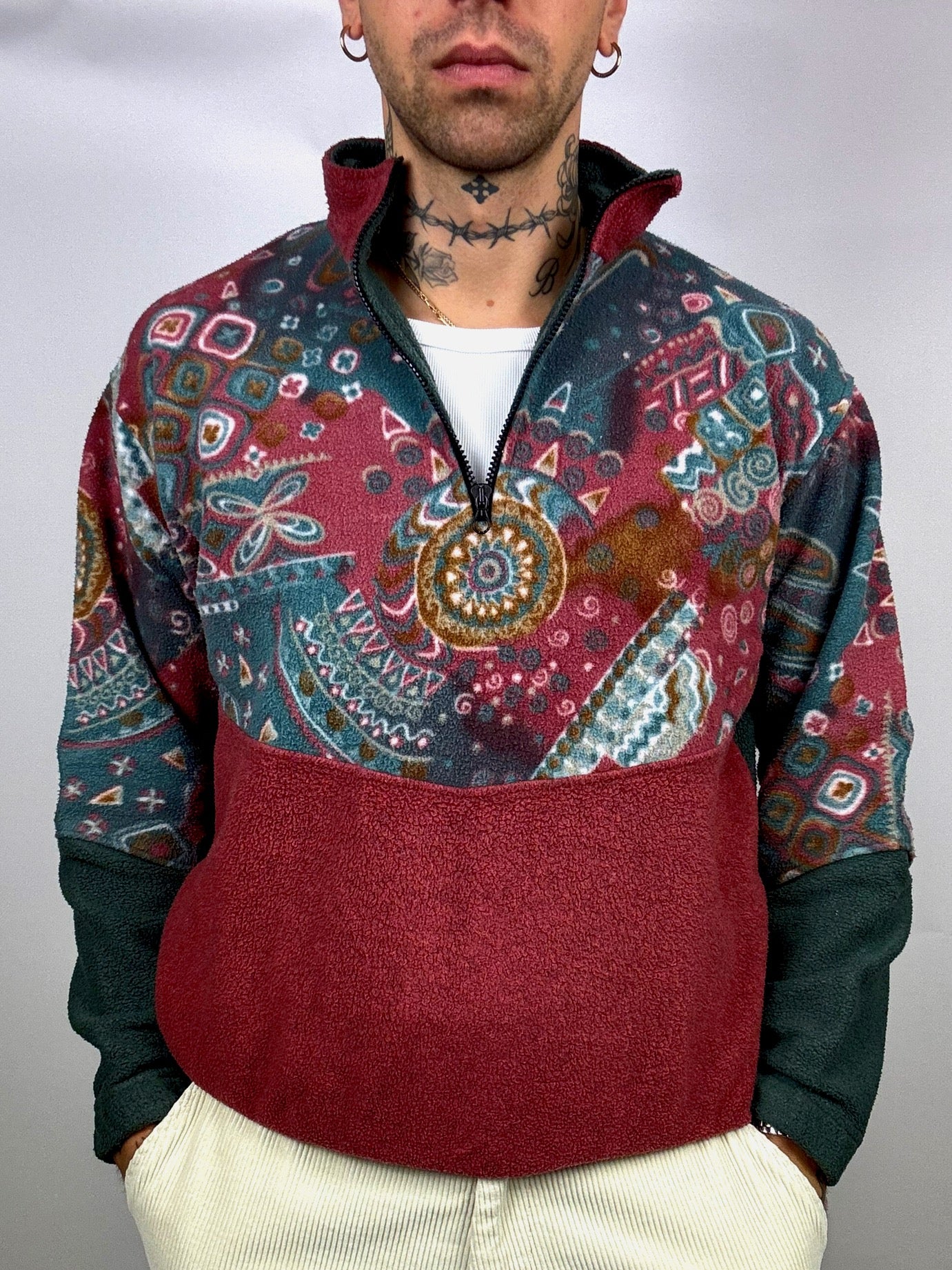 Burgundy graphic fleece with zip neck L/XL Vintage