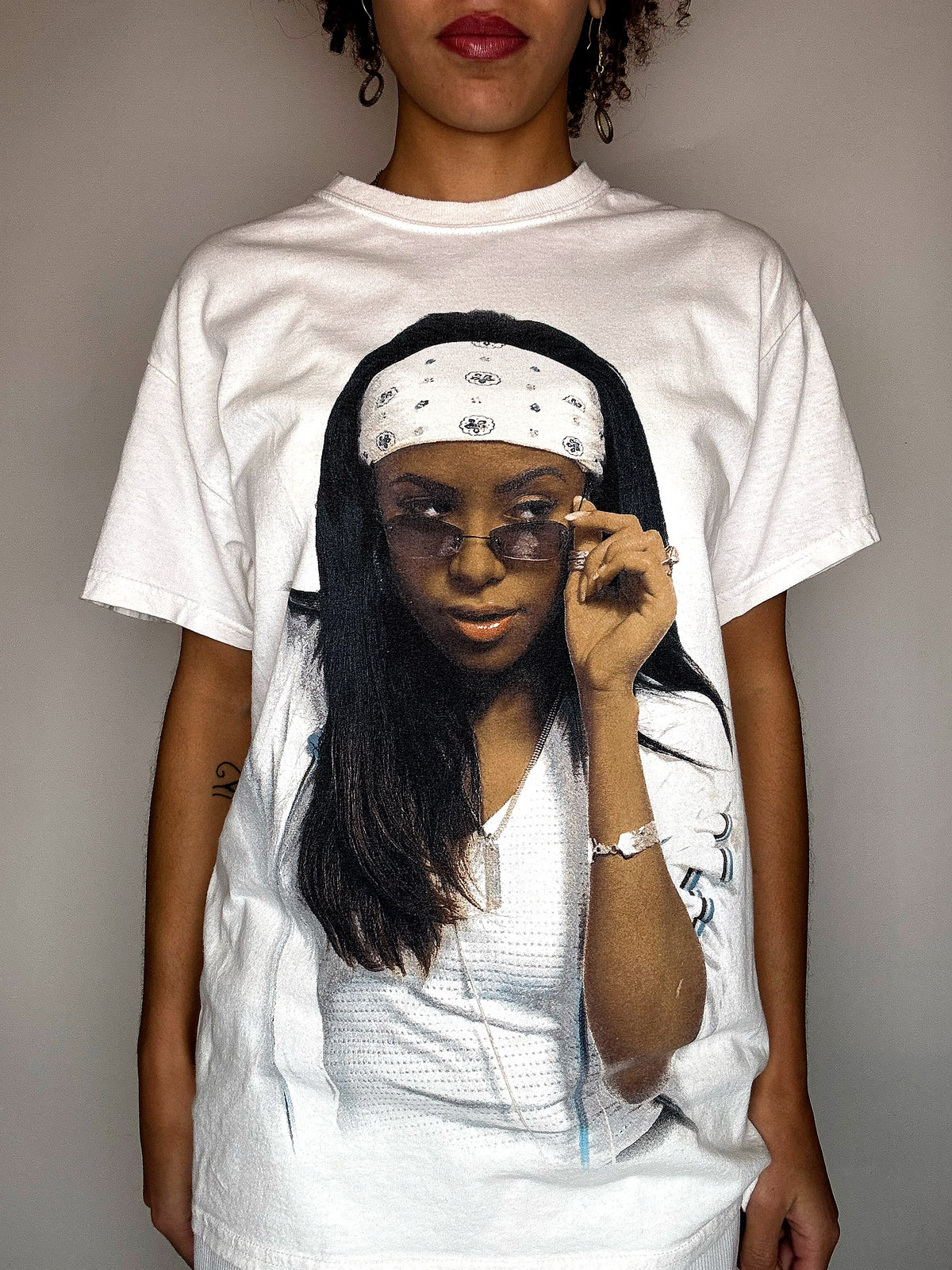 AALIYAH M Vintage weißes T-Shirt