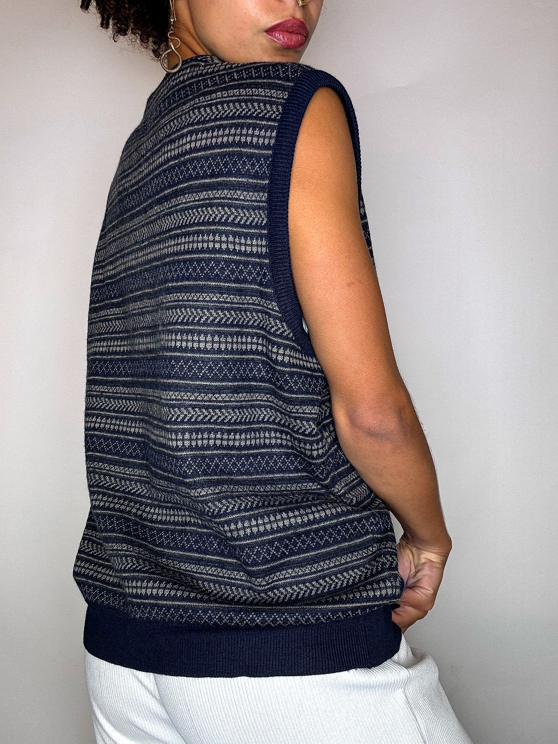 Vintage-Strickweste in Marineblau mit Karomuster, Größe L/XL