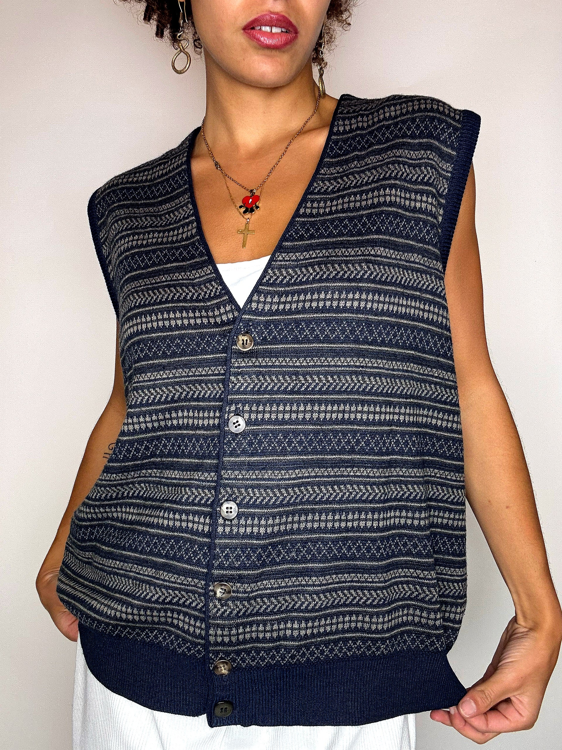 Vintage-Strickweste in Marineblau mit Karomuster, Größe L/XL