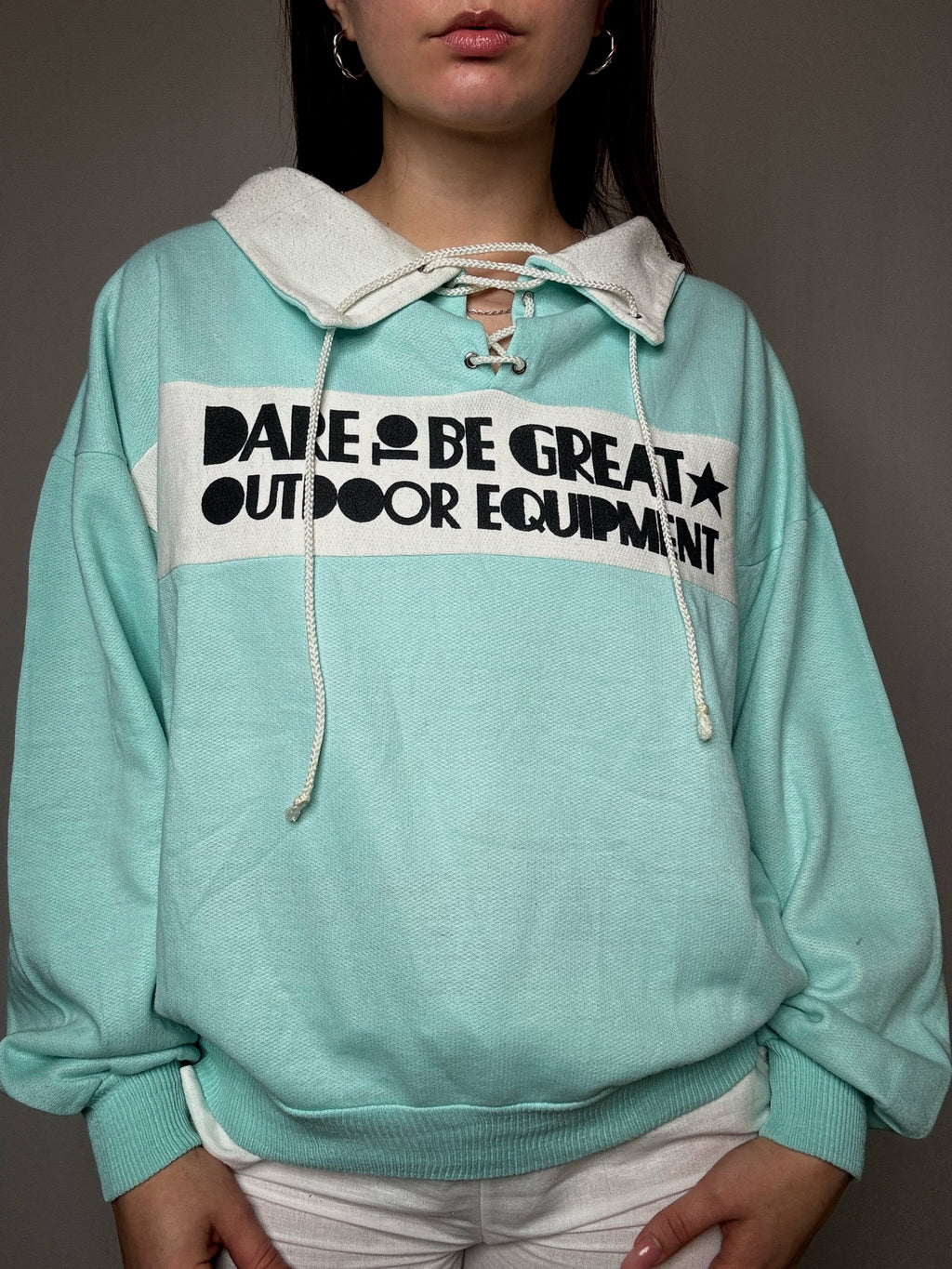 Sweat turquoise à détails L vintage