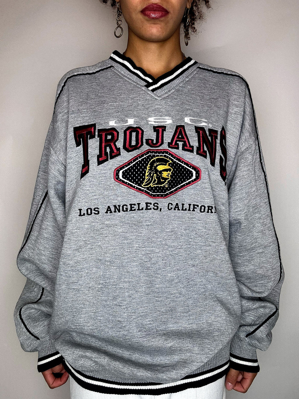 Sweat gris col V brodé NUTMEG XL vintage