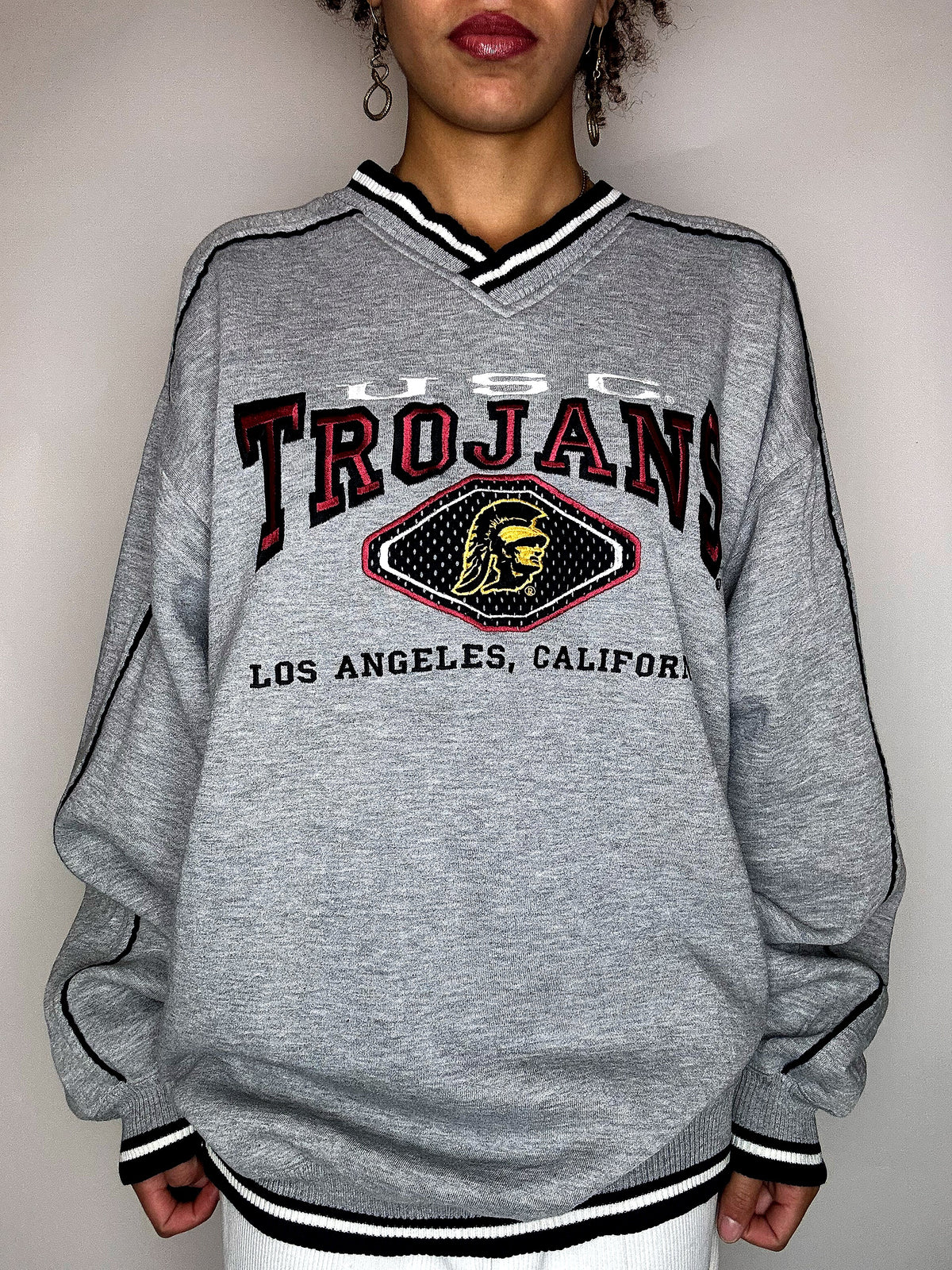 Sweat gris col V brodé NUTMEG XL vintage